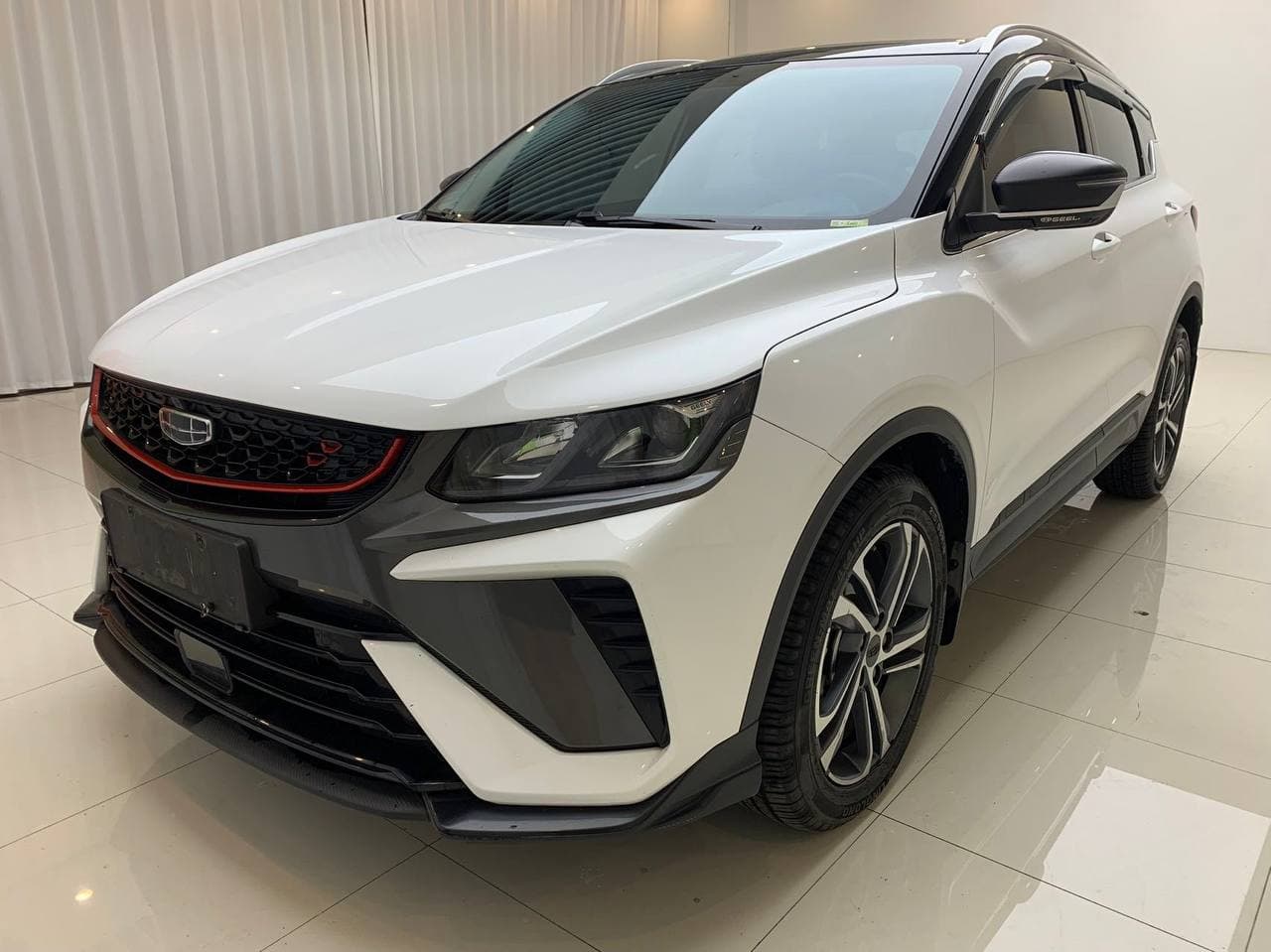 Geely Coolray - 1