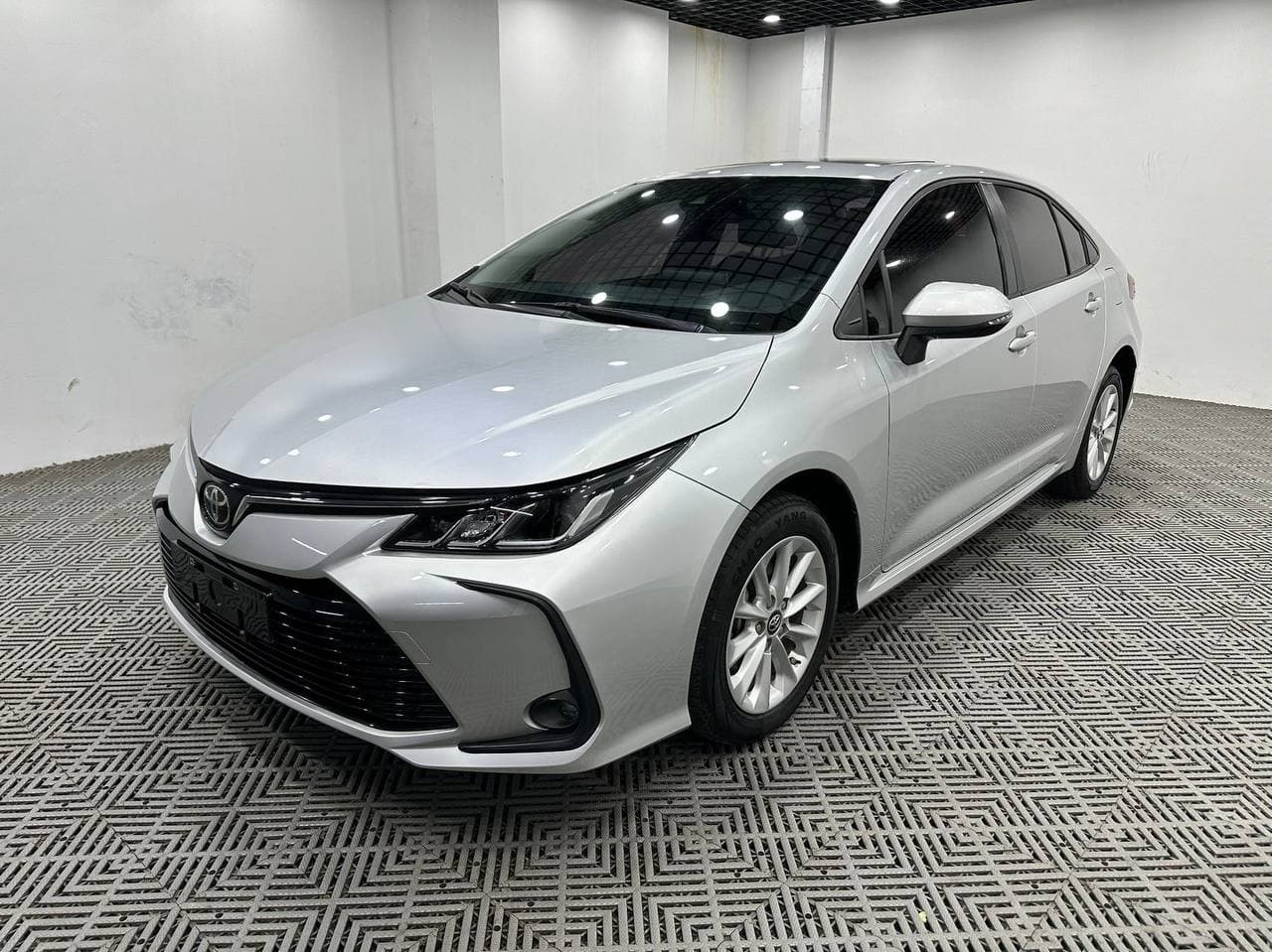 Toyota Corolla - 1