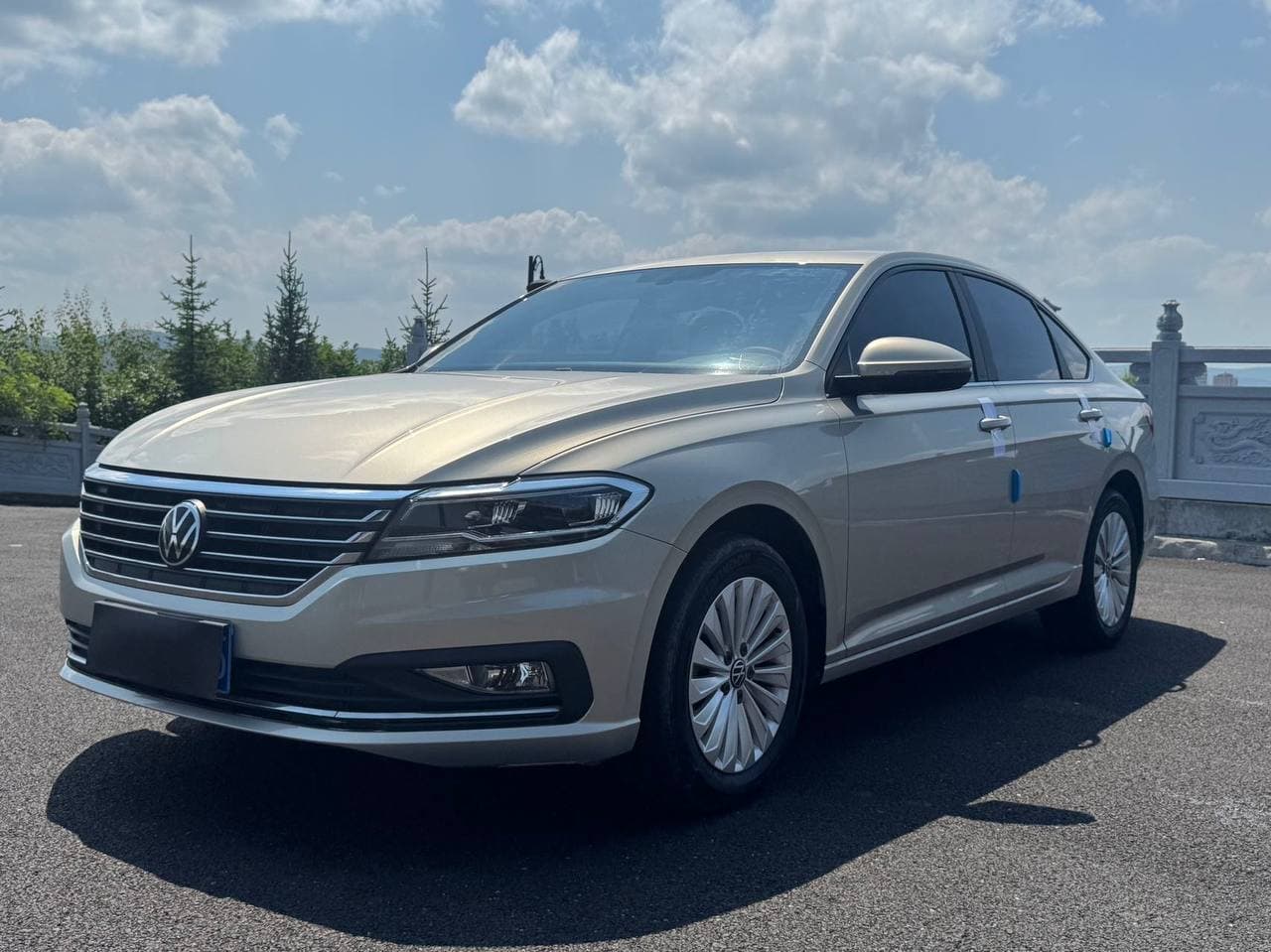 Volkswagen Lavida - 1
