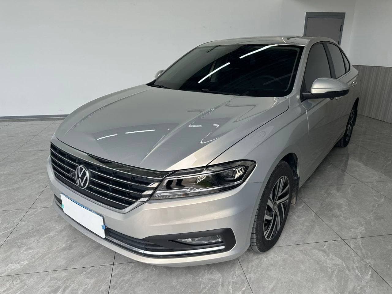 Volkswagen Lavida - 1