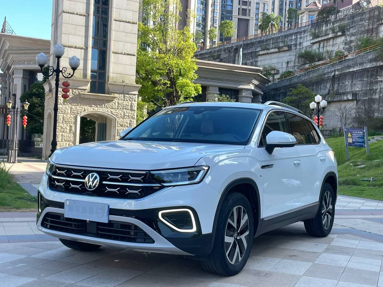 Volkswagen Tayron - 1