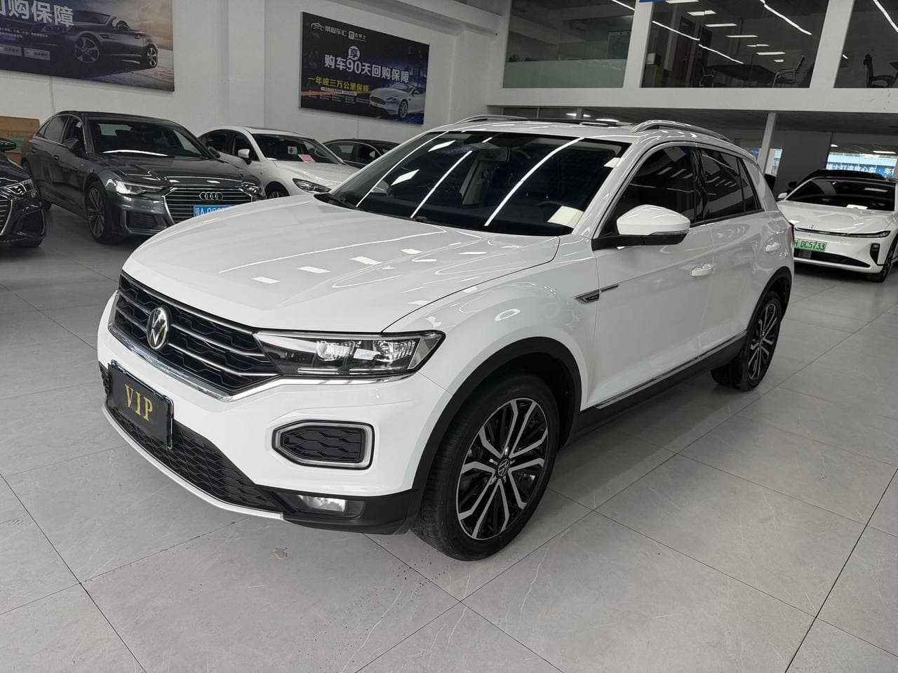 Volkswagen T-Roc - 1