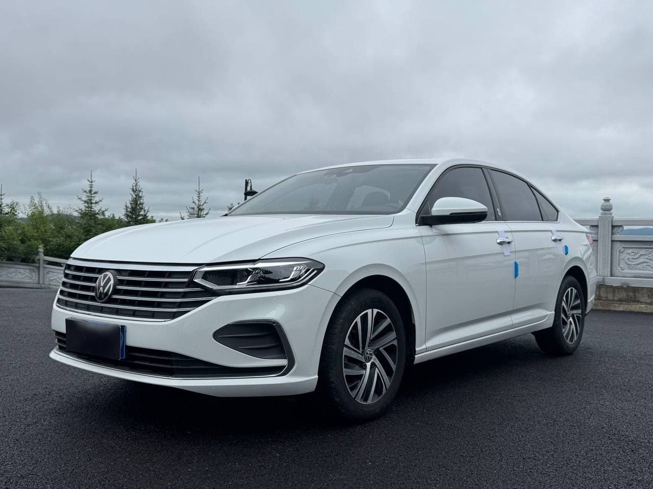Volkswagen Lavida - 1