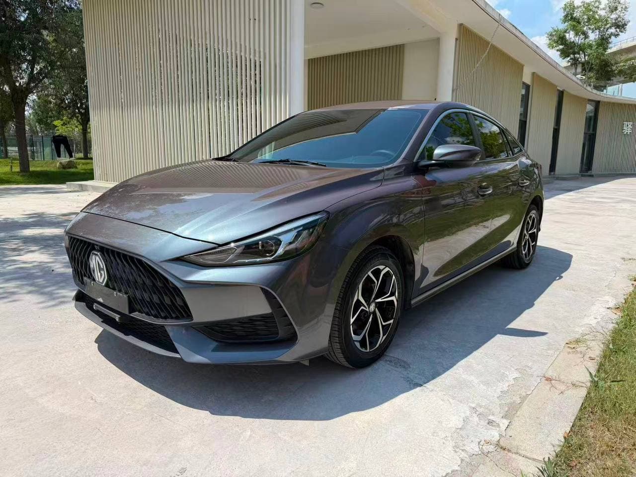 MG 5 - 1