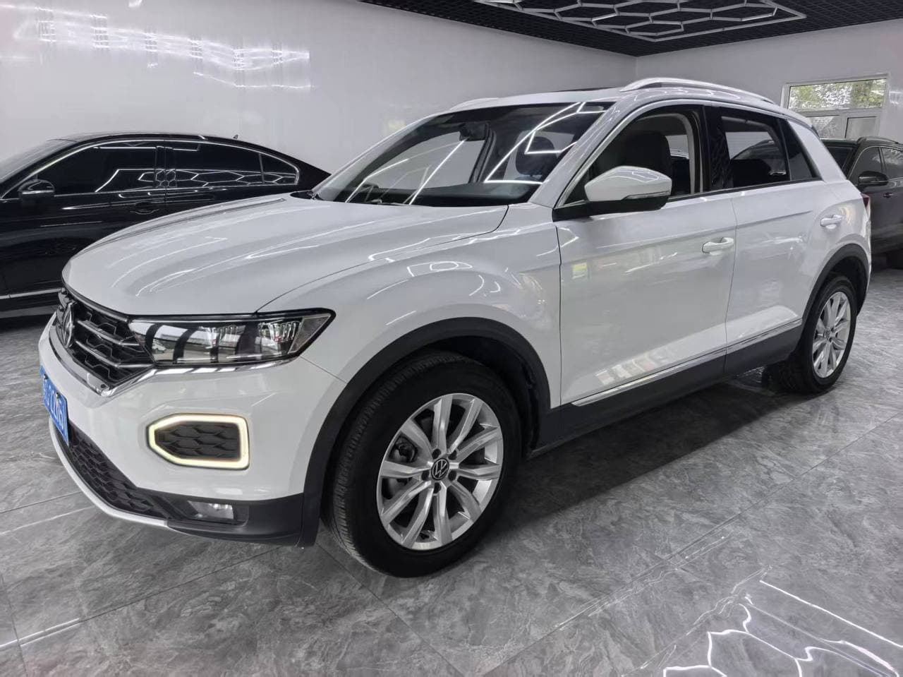 Volkswagen T-Roc - 1
