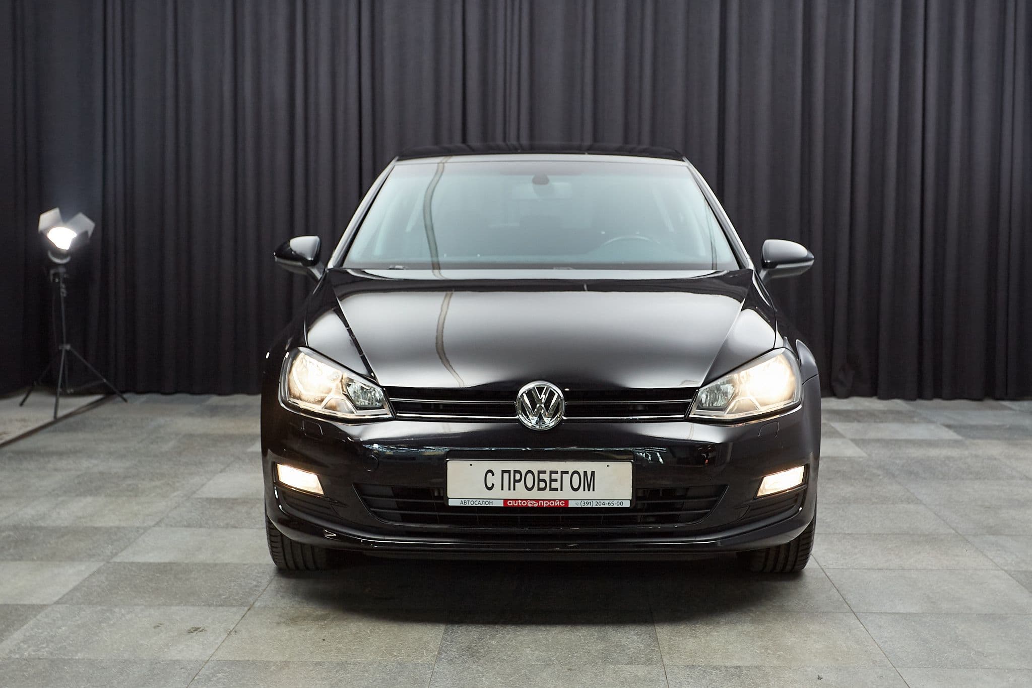 Volkswagen Golf - 2