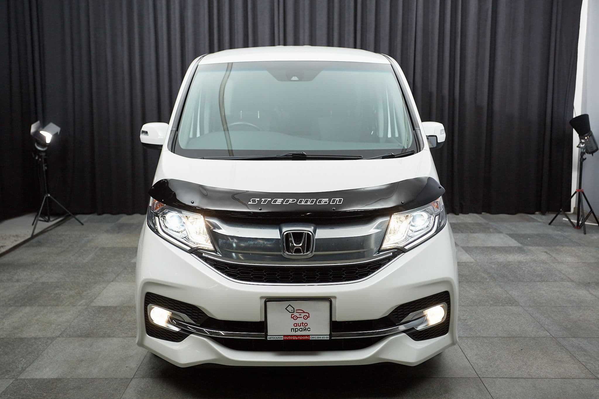Honda Stepwgn - 2