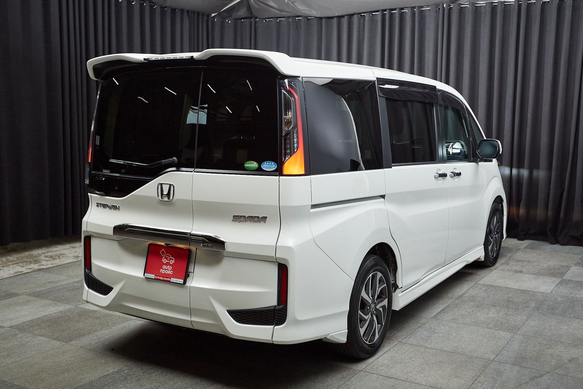 Honda Stepwgn - 4