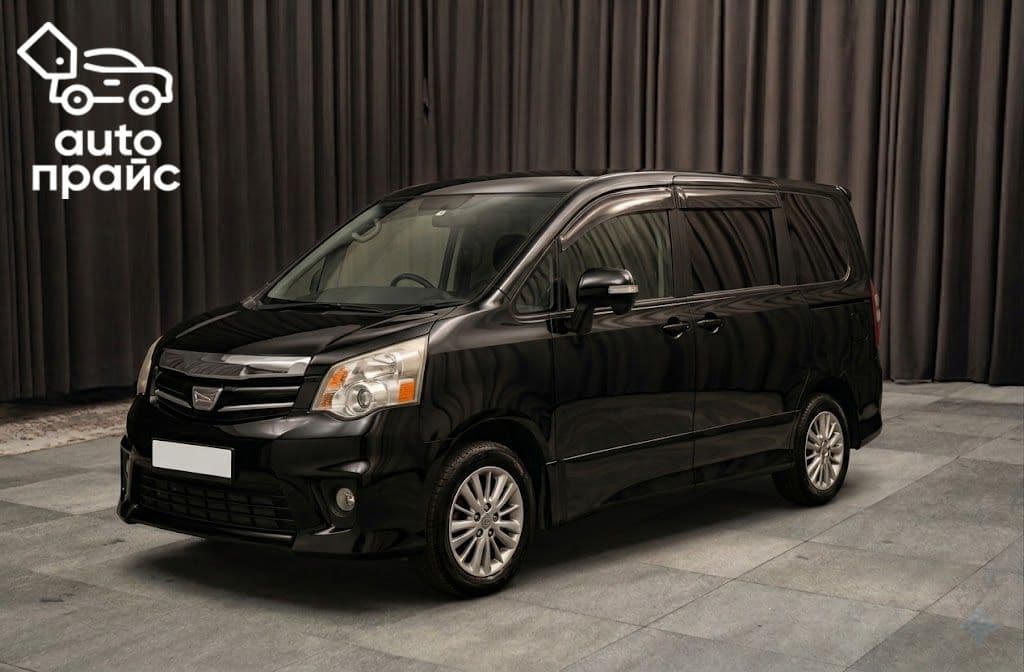 Toyota Noah - 1