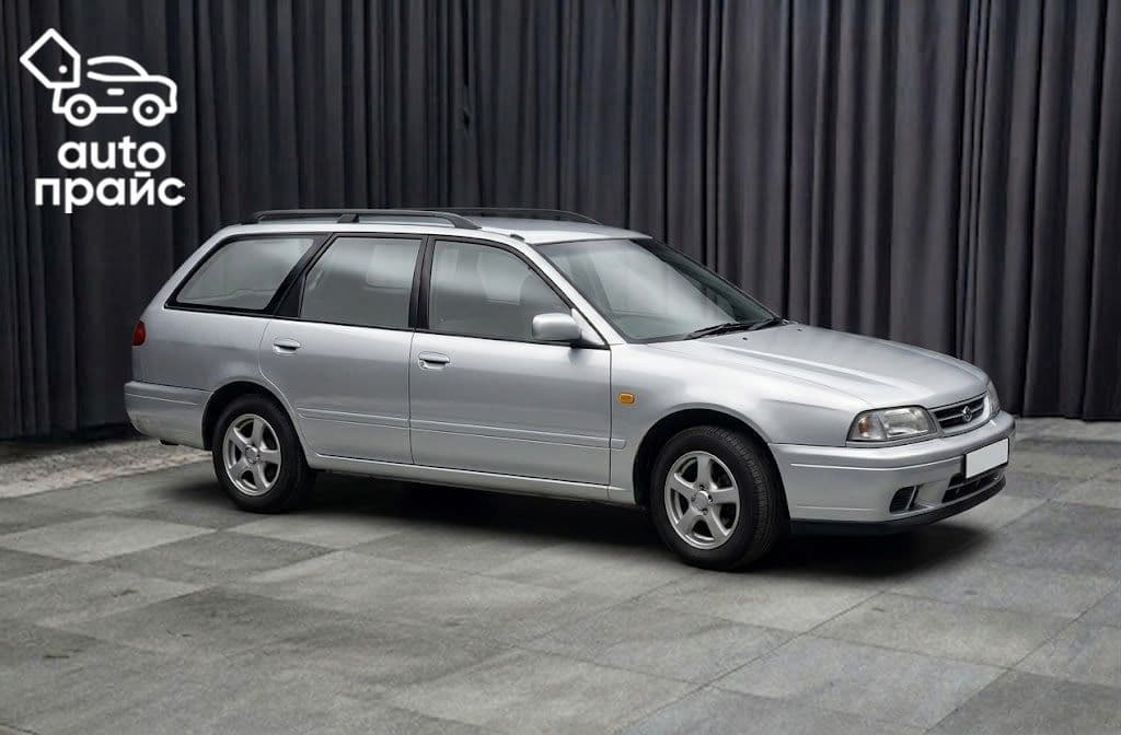 Nissan Avenir - 1