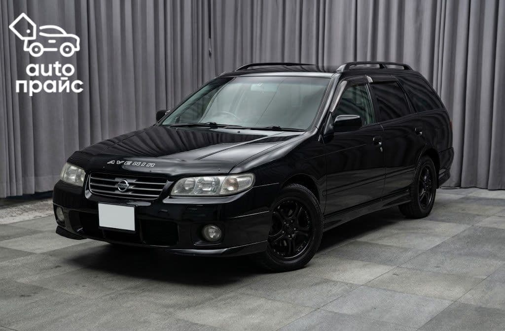 Nissan Avenir - 1