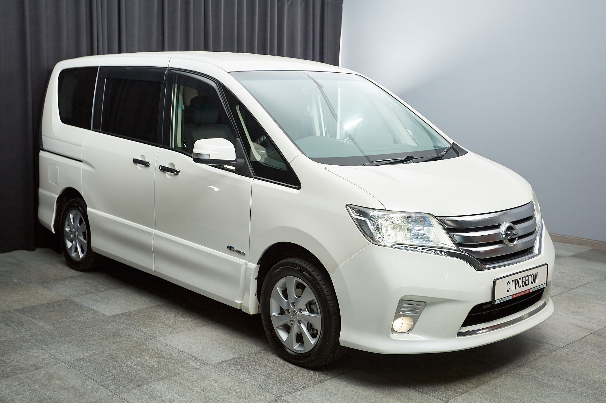 Nissan Serena - 3