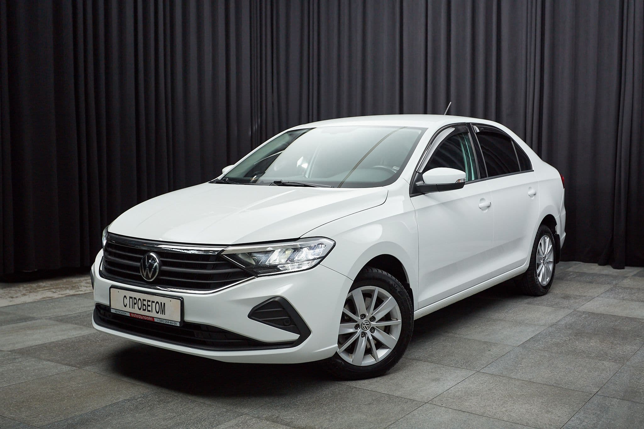 Volkswagen Polo - 1