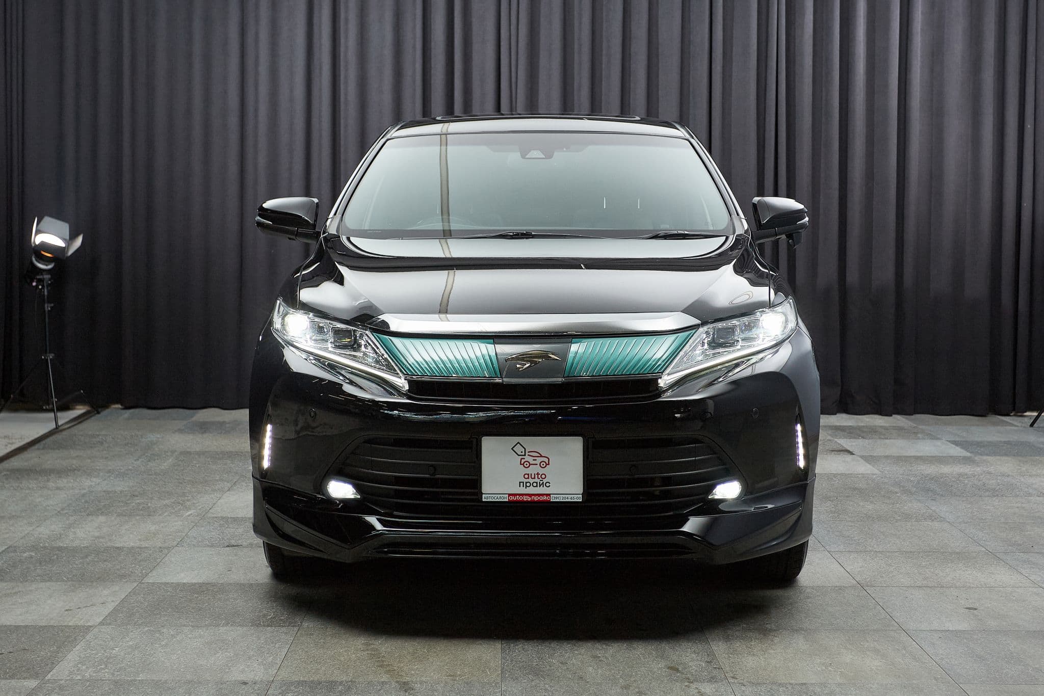 Toyota Harrier - 2