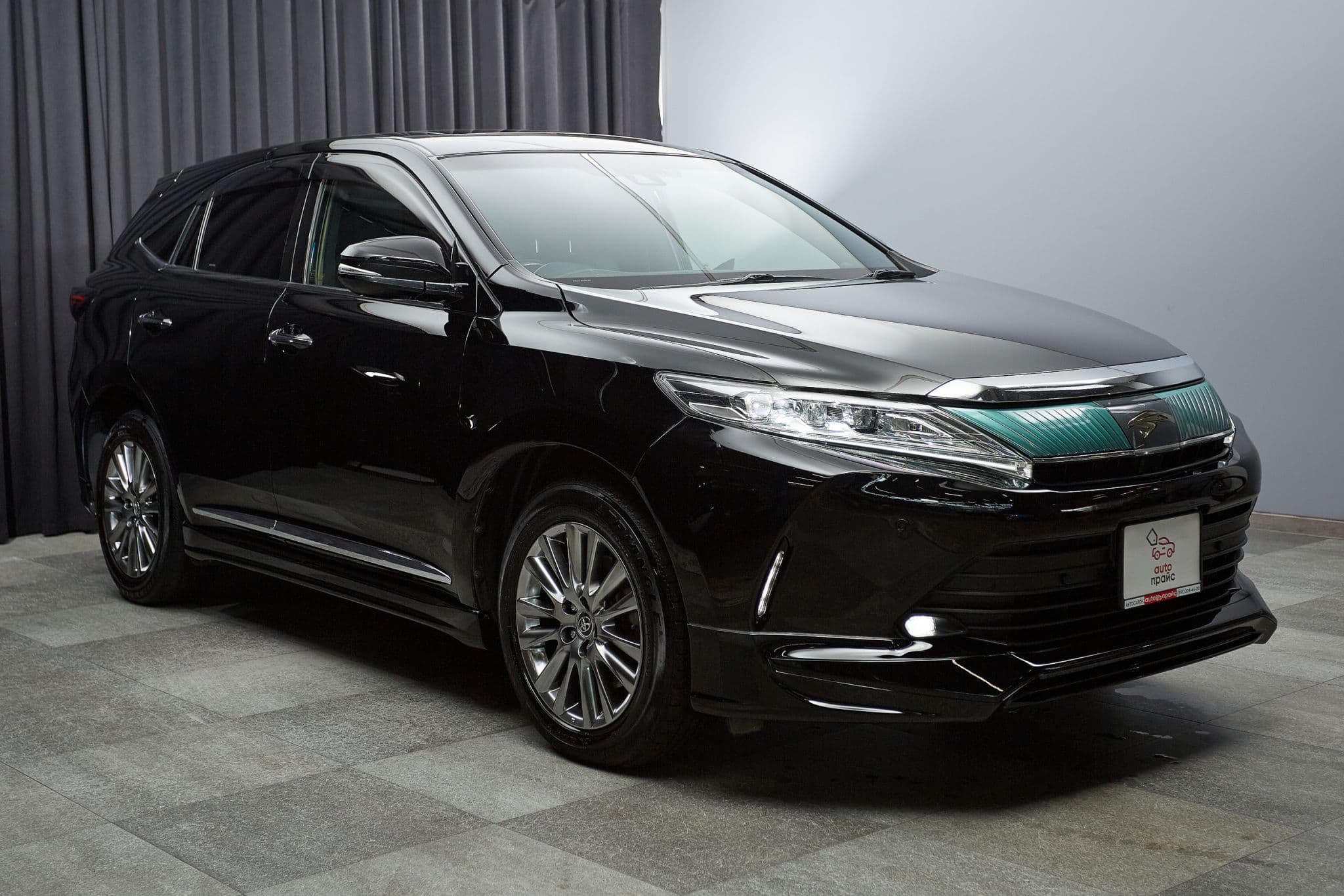 Toyota Harrier - 3