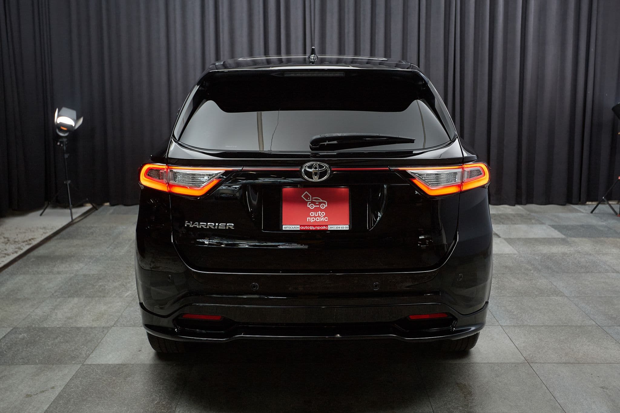 Toyota Harrier - 5
