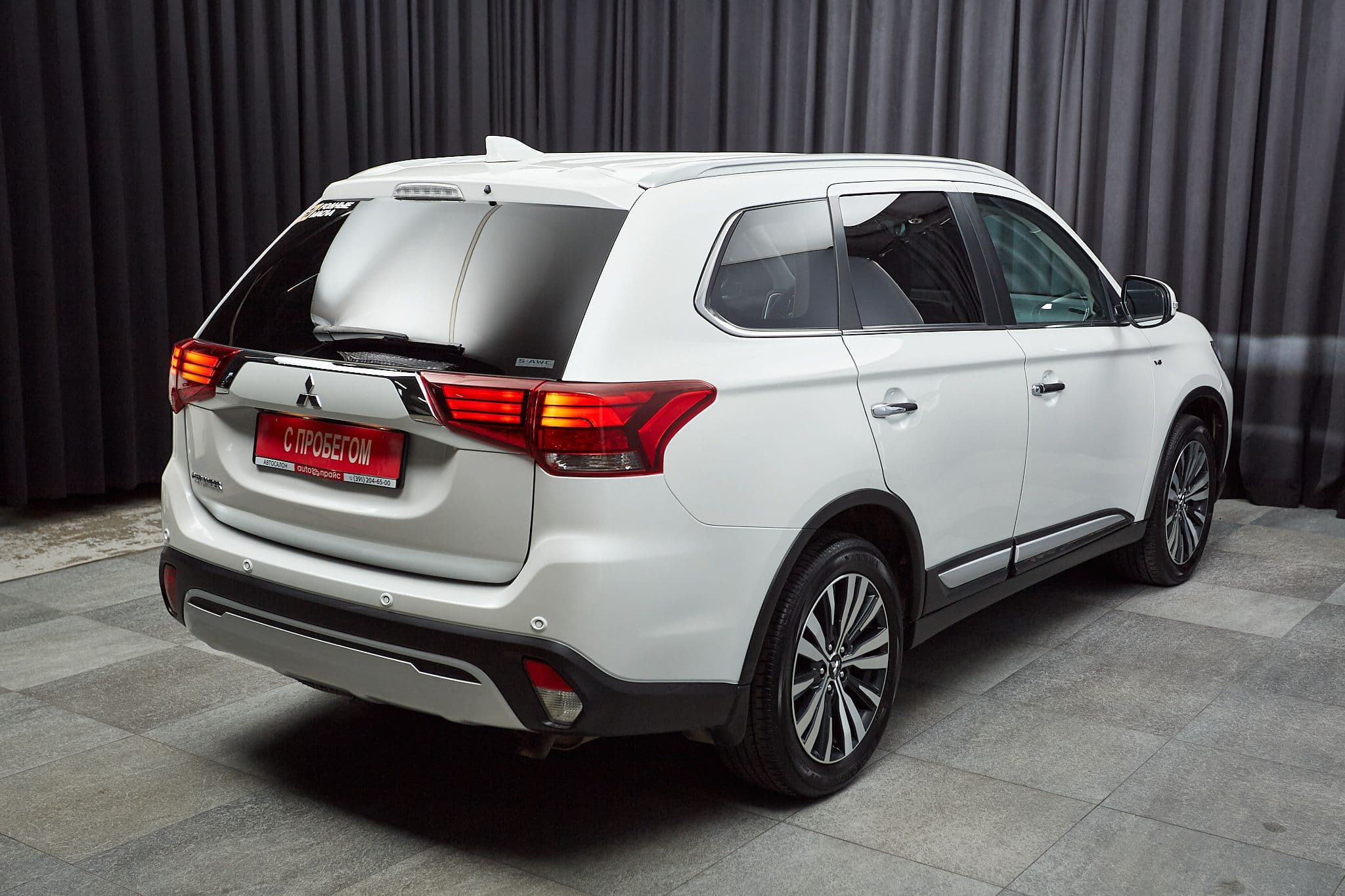 Mitsubishi Outlander - 4