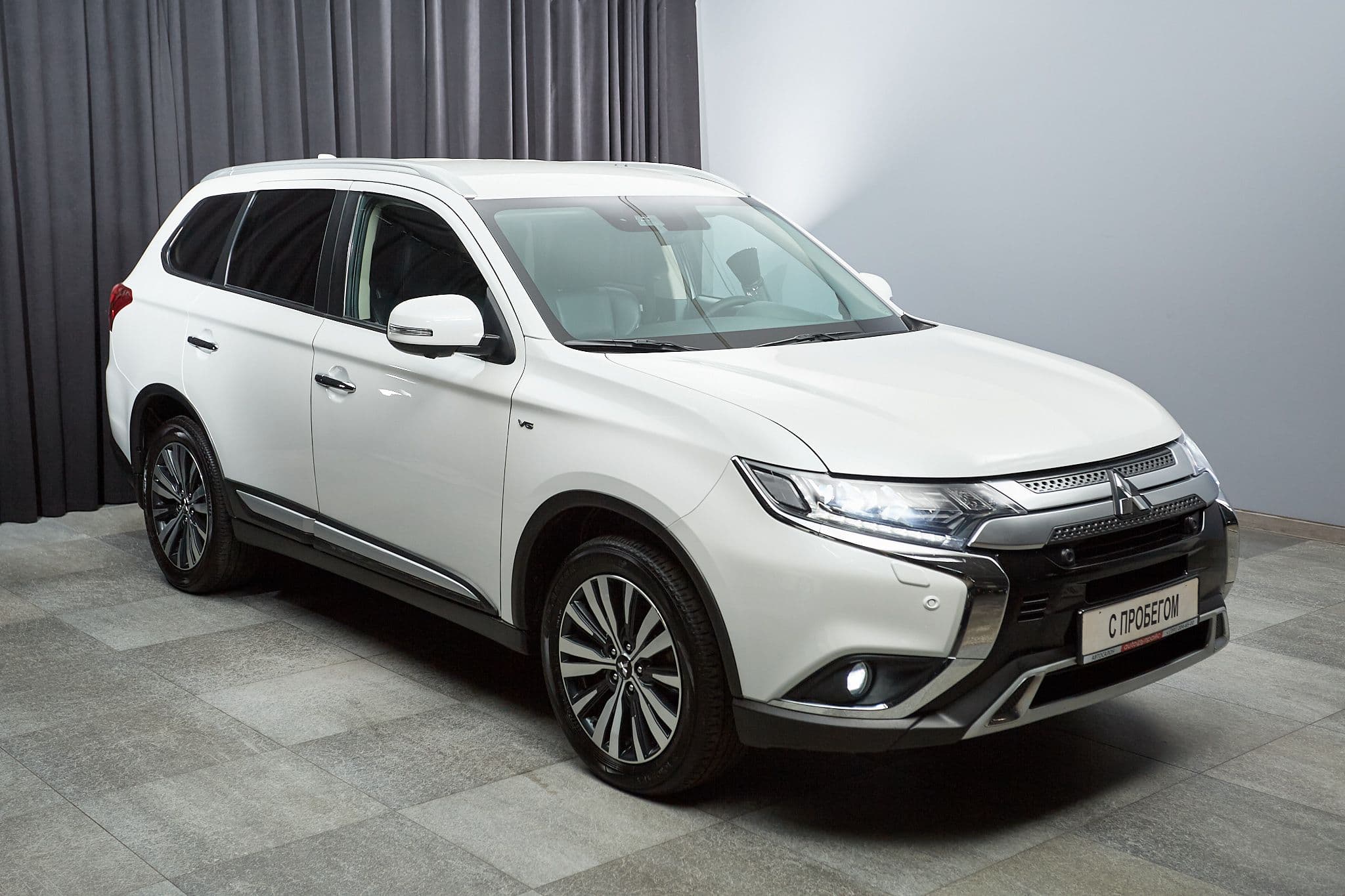 Mitsubishi Outlander - 3