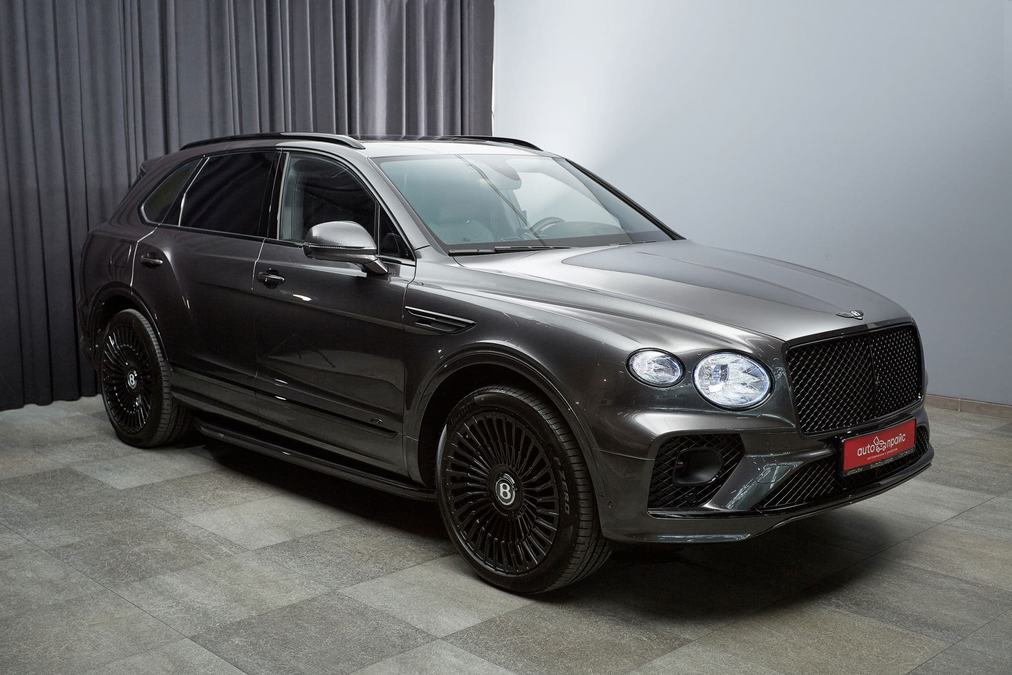Bentley Bentayga - 3
