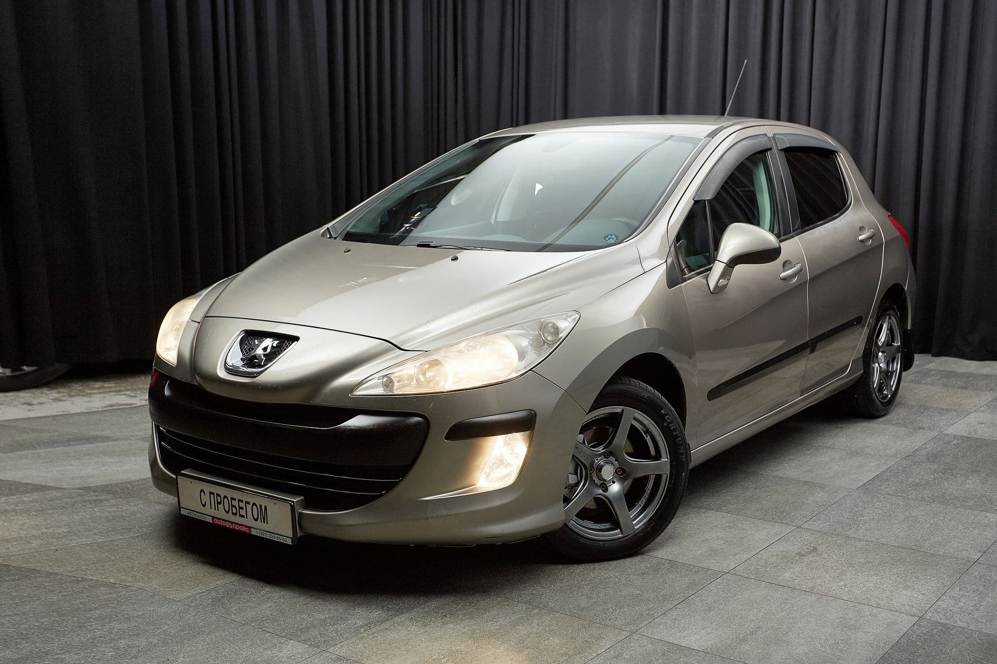Peugeot 308 - 1
