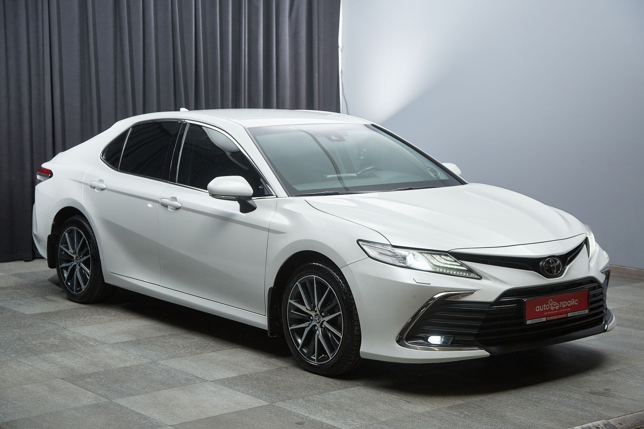 Toyota Camry - 3