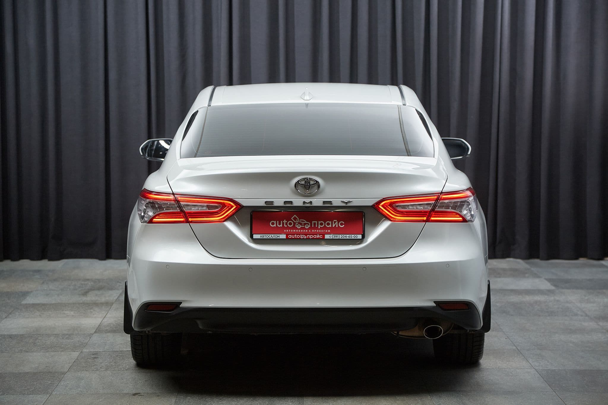 Toyota Camry - 5