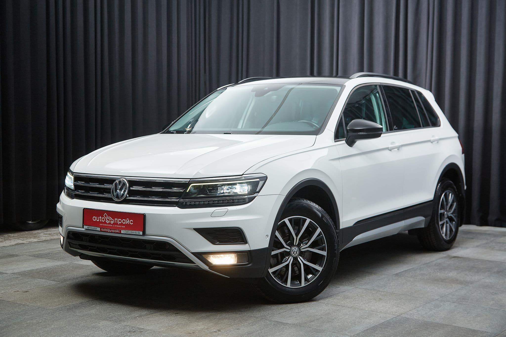 Volkswagen Tiguan - 1