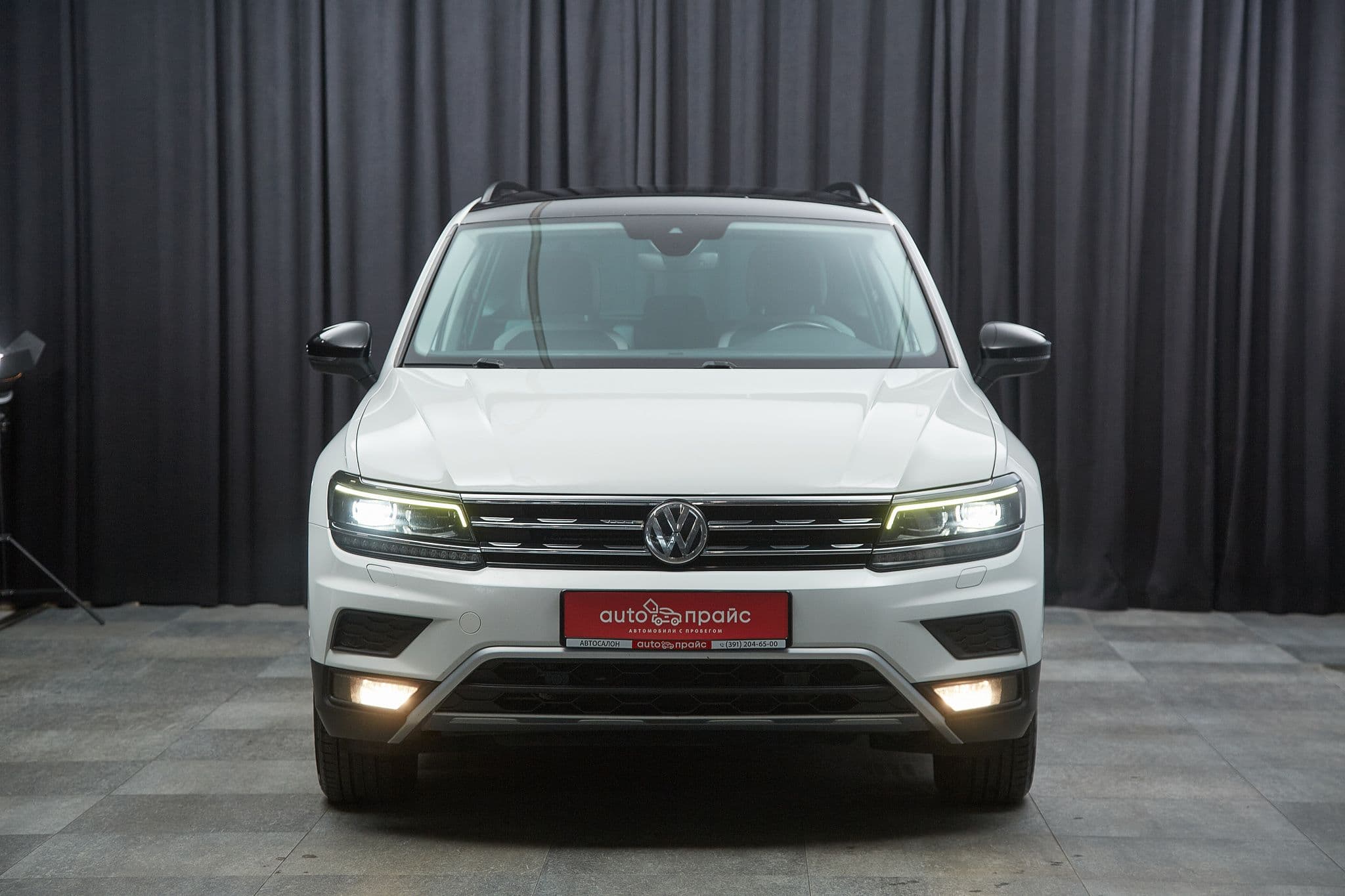 Volkswagen Tiguan - 2