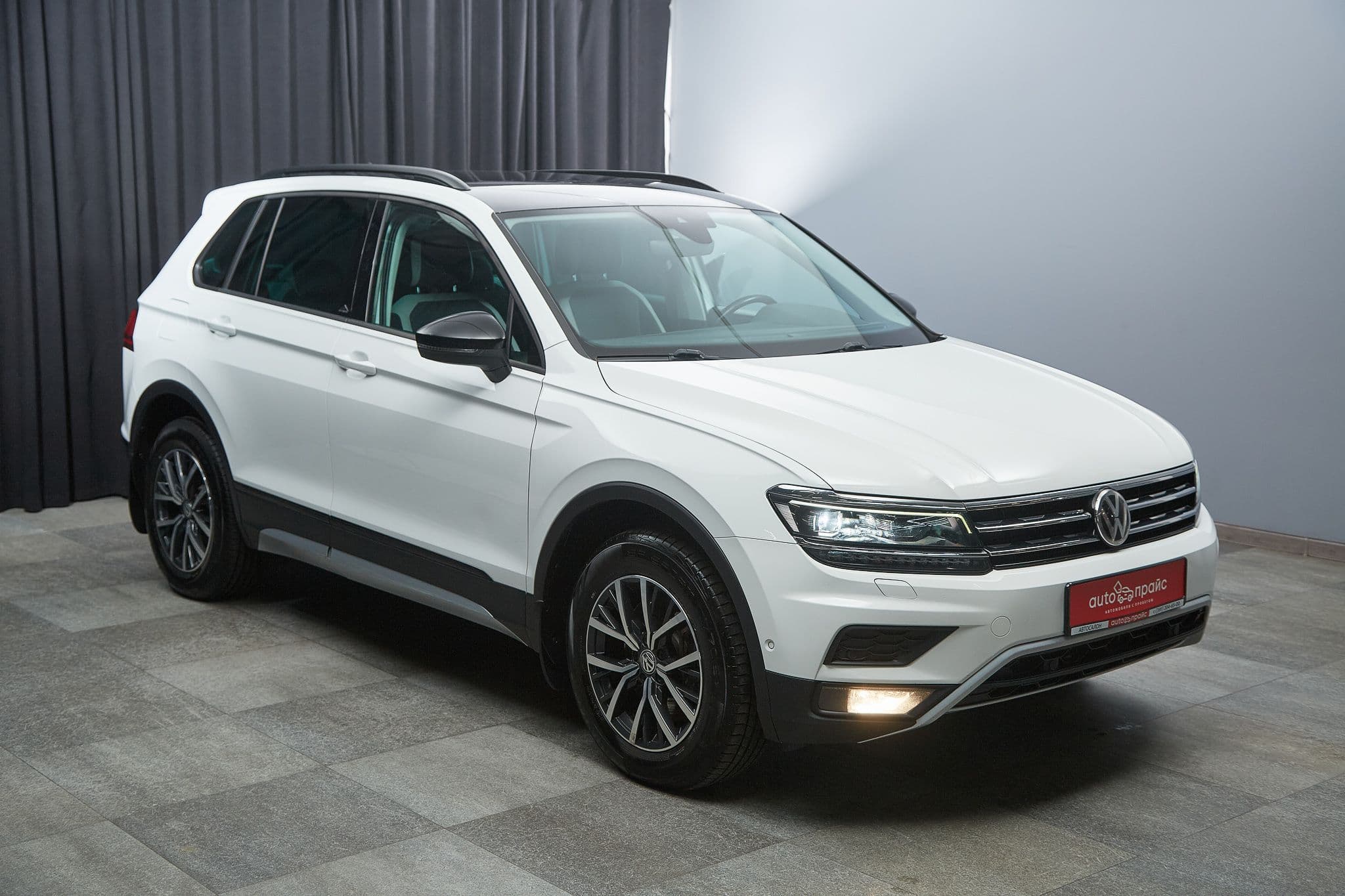 Volkswagen Tiguan - 3