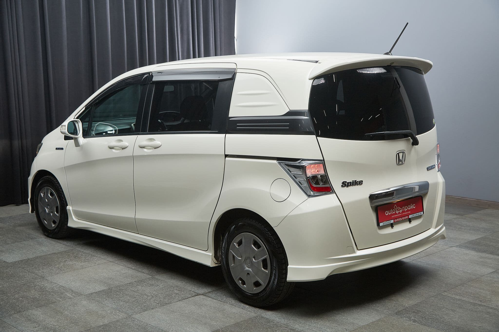 Honda Freed - 4