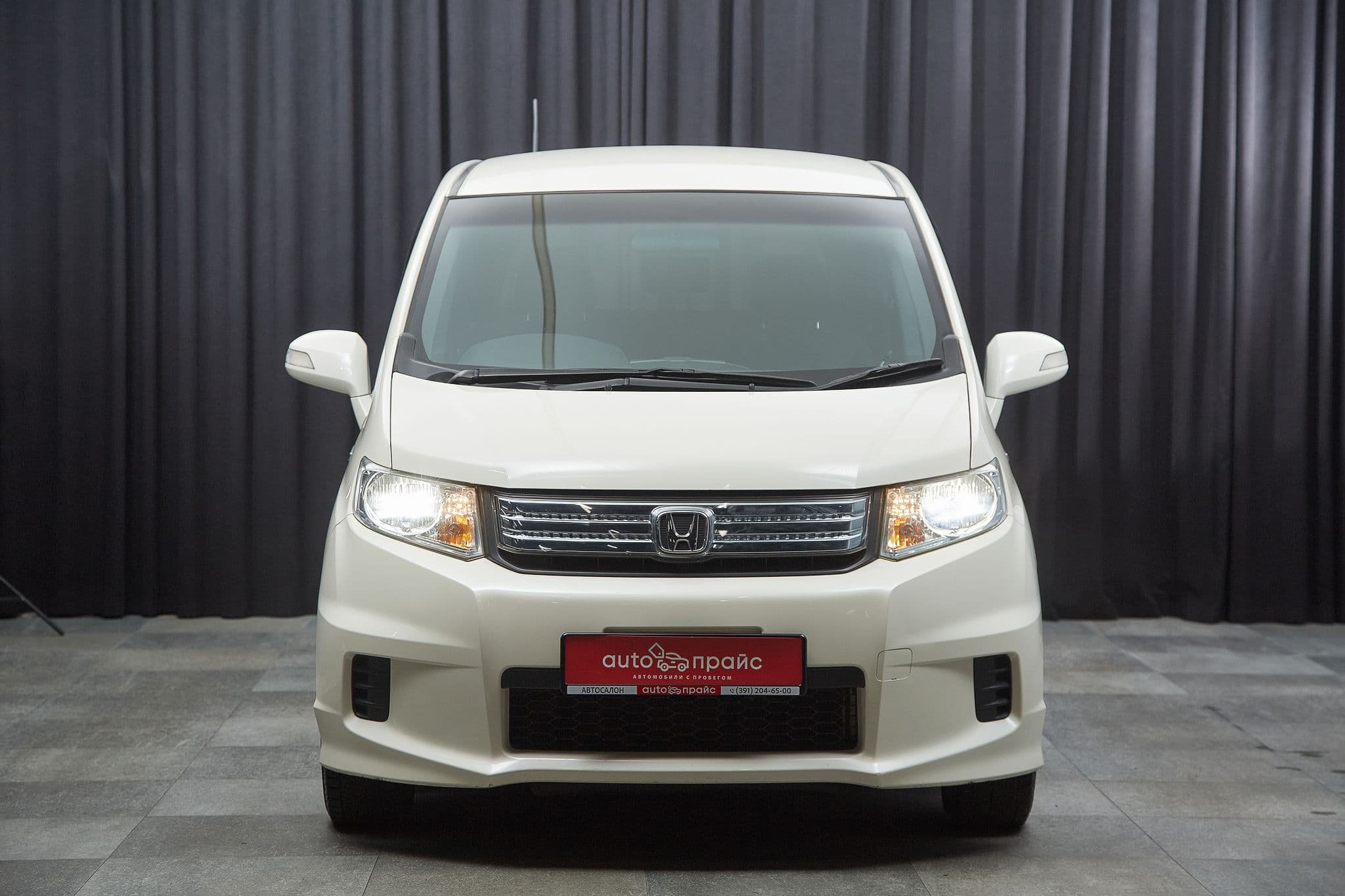 Honda Freed - 2