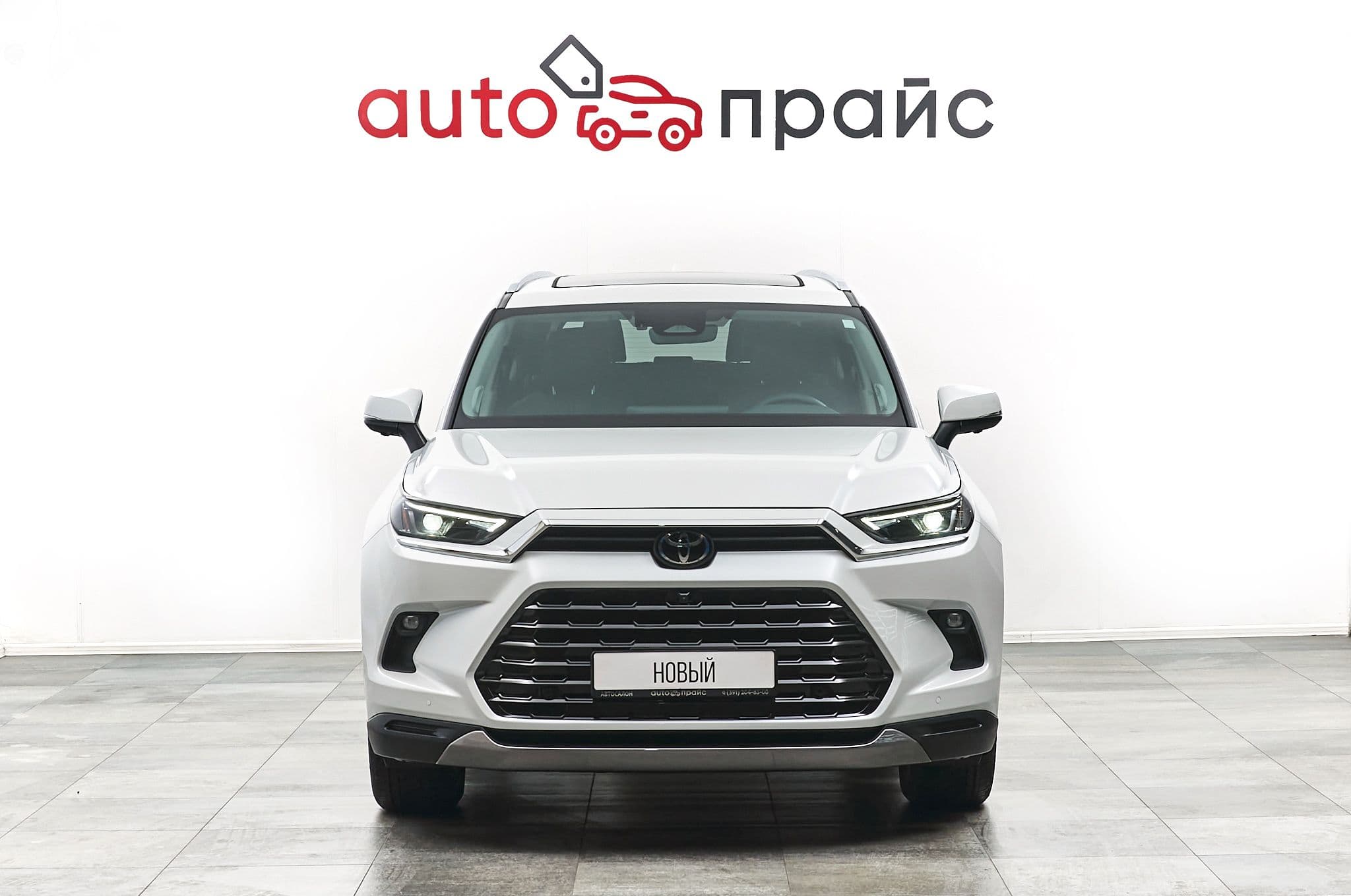 Toyota Grand Highlander - 1