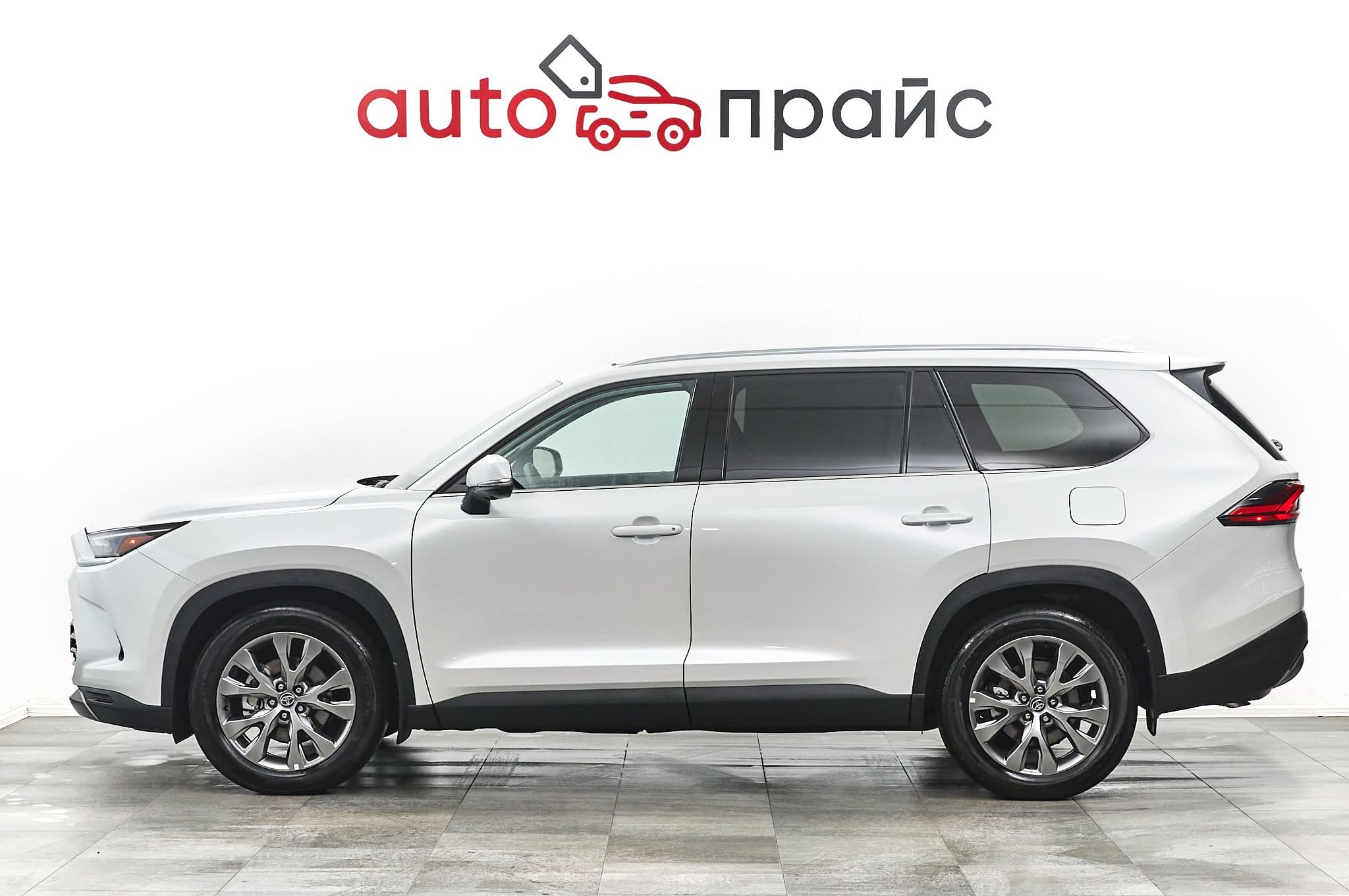 Toyota Grand Highlander - 3