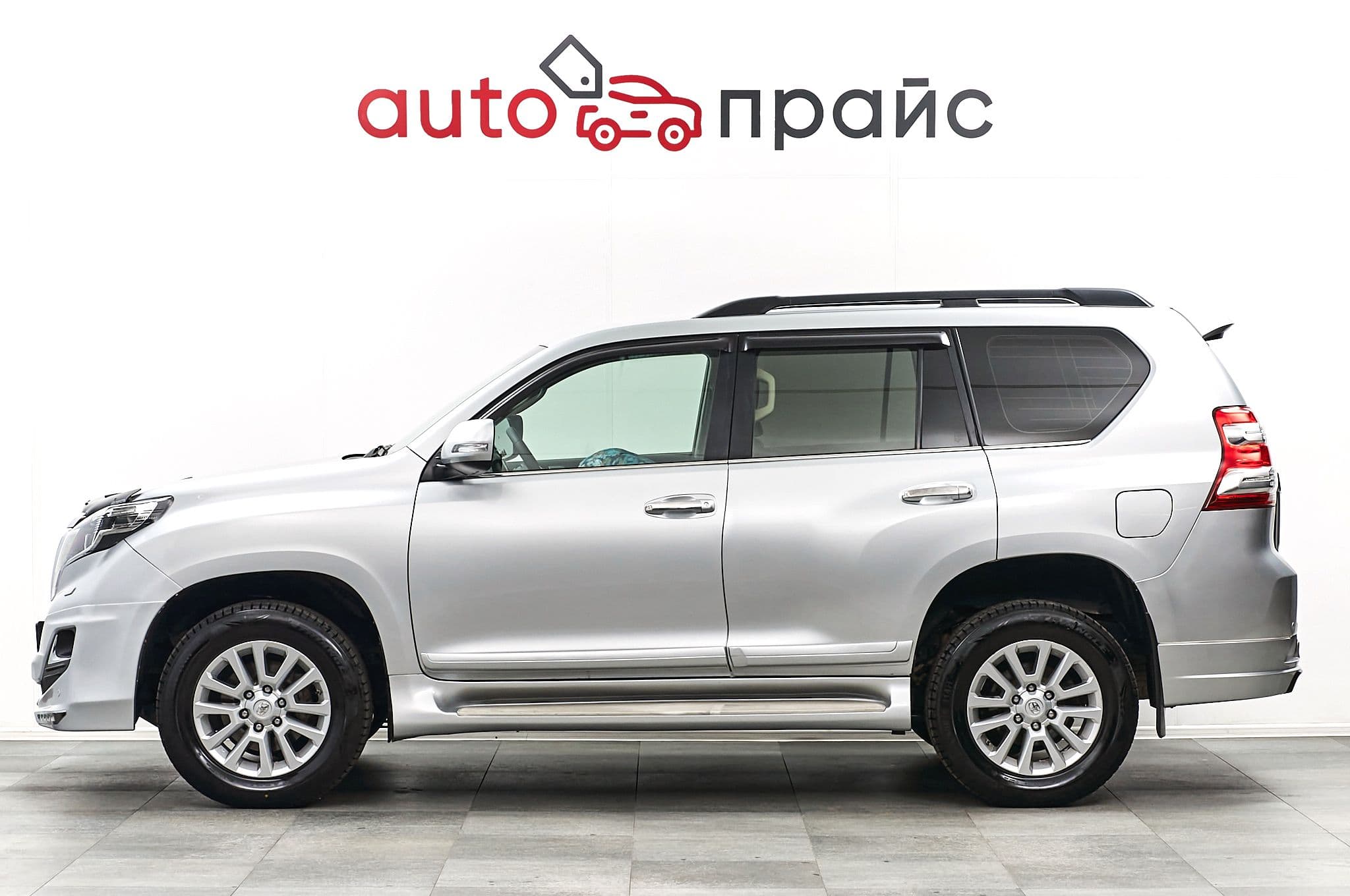 Toyota Land Cruiser Prado - 3
