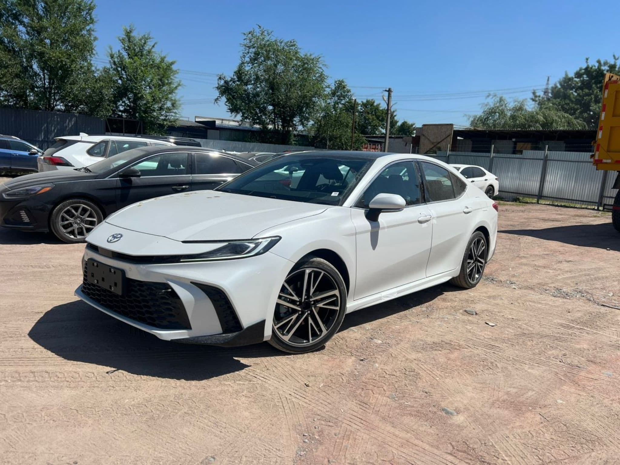 Toyota Camry - 1