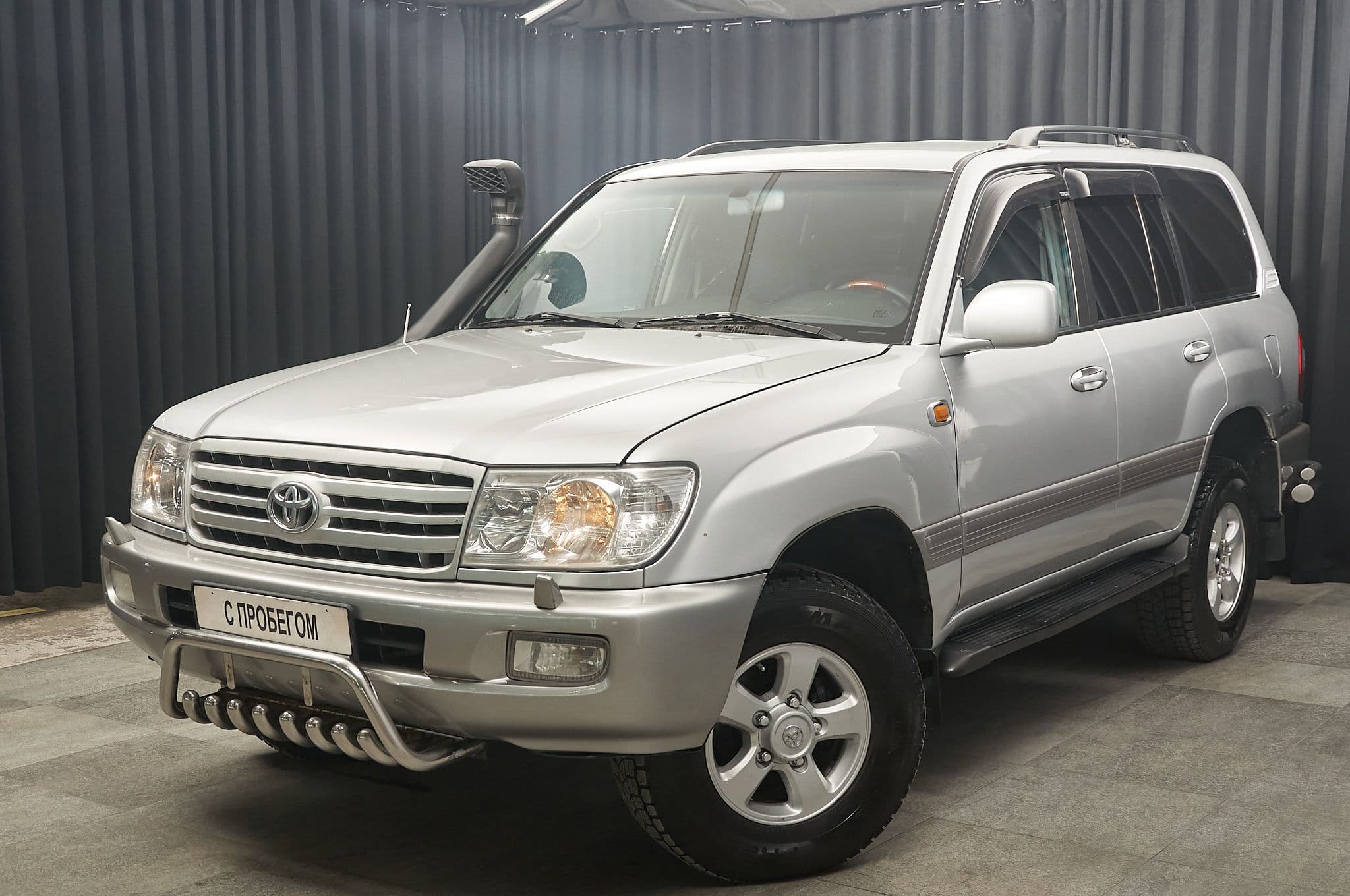 Toyota Land Cruiser - 1