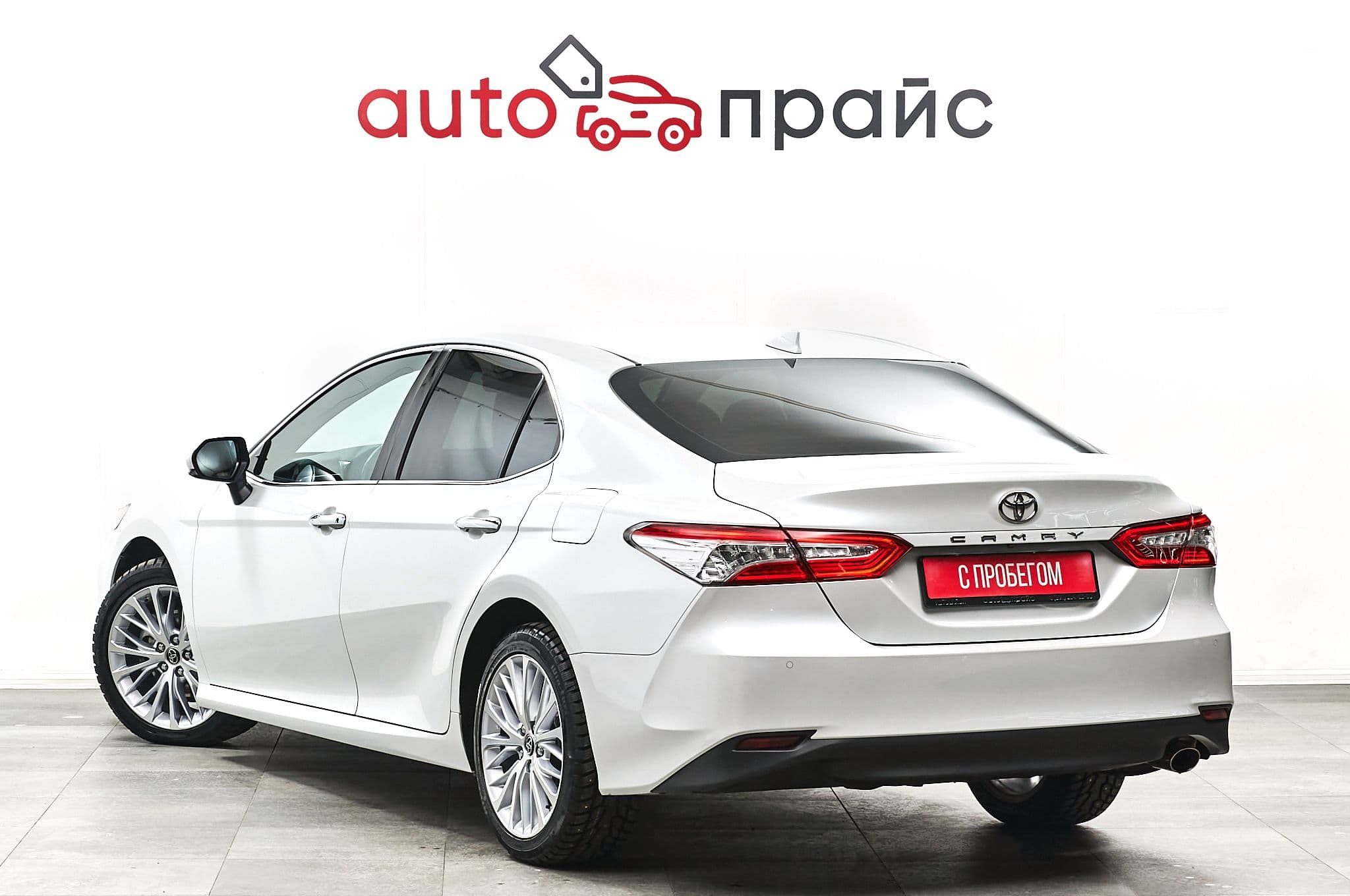 Toyota Camry - 4