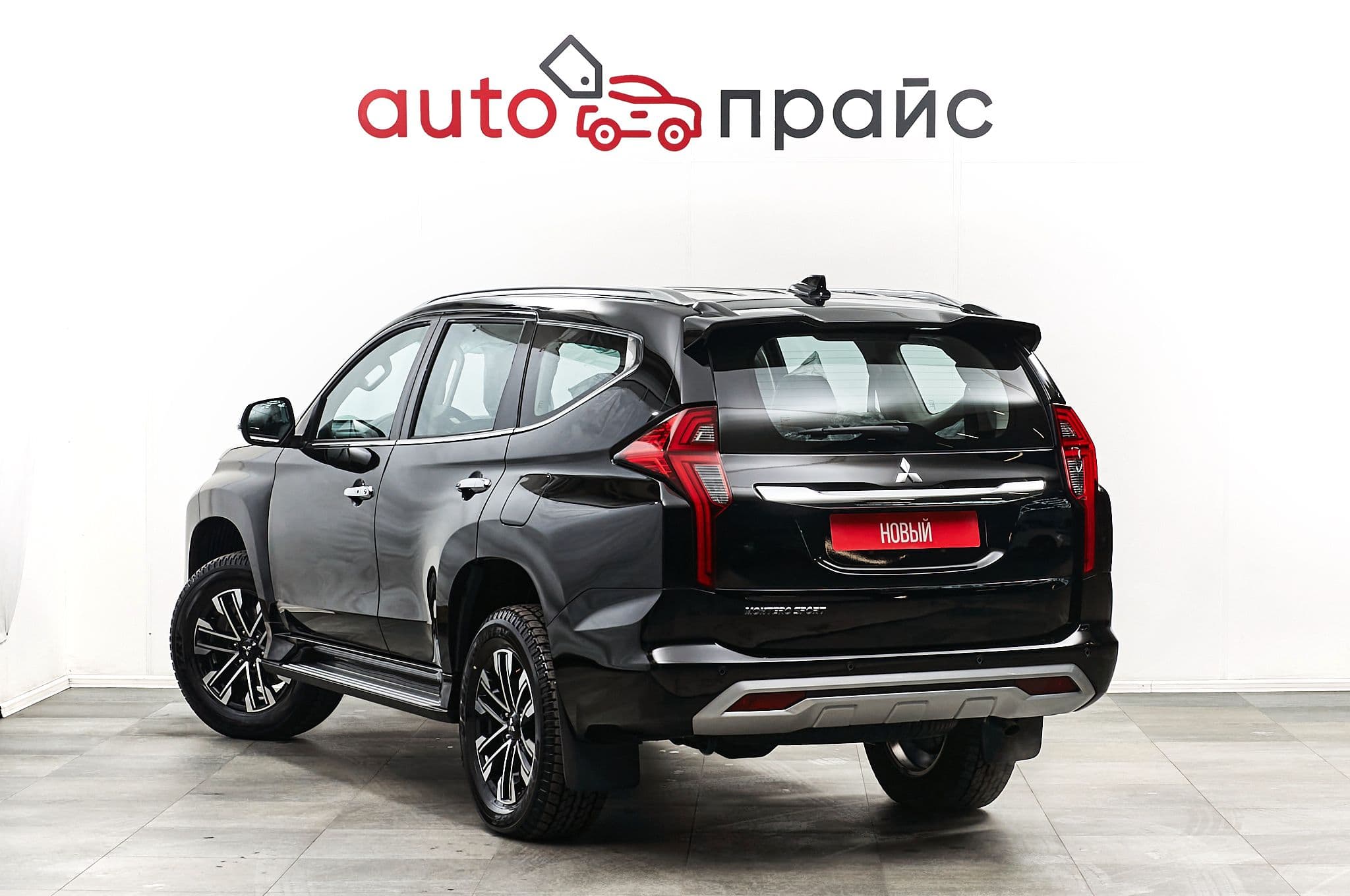 Mitsubishi Pajero Sport - 4
