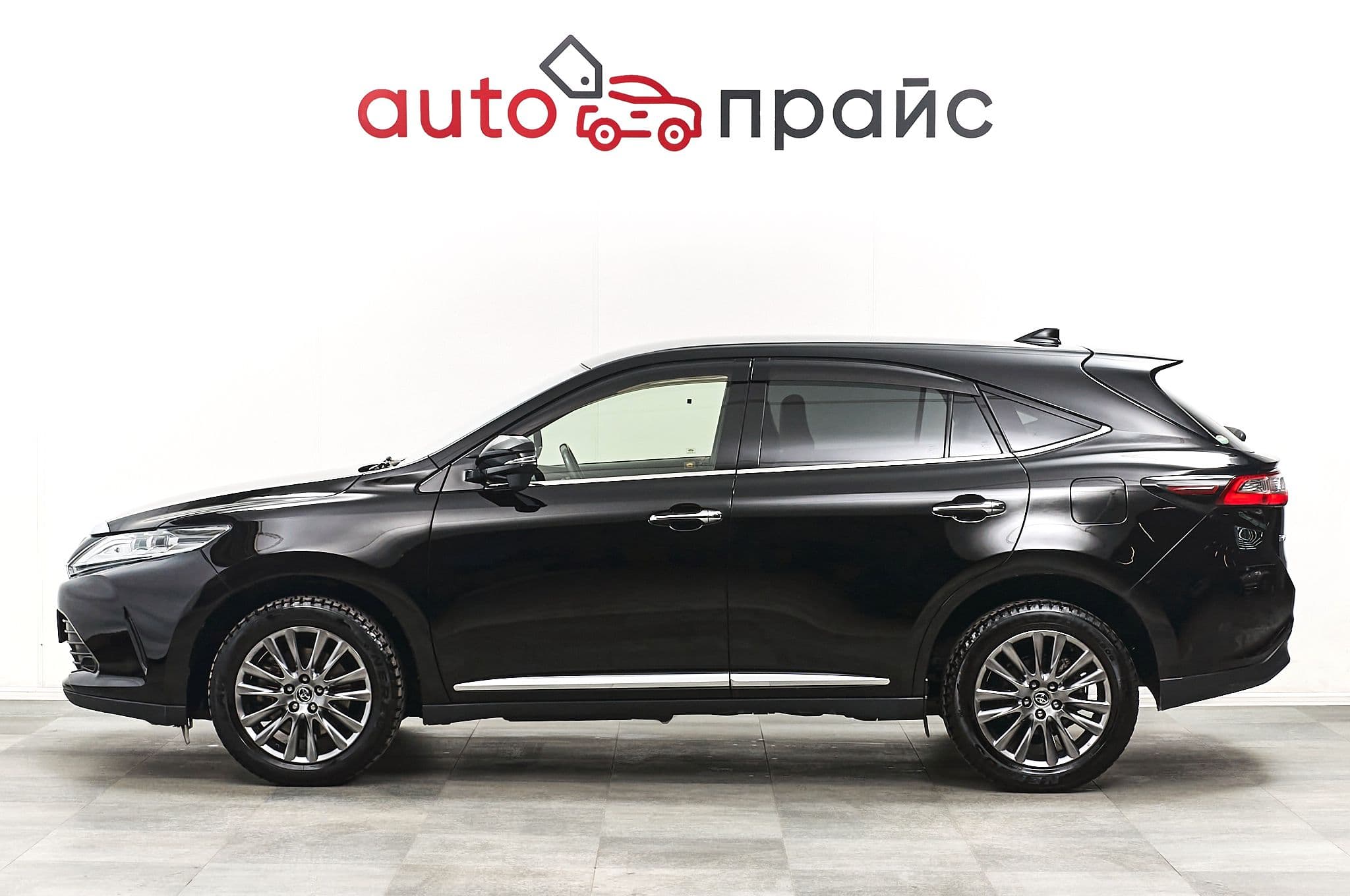 Toyota Harrier - 3