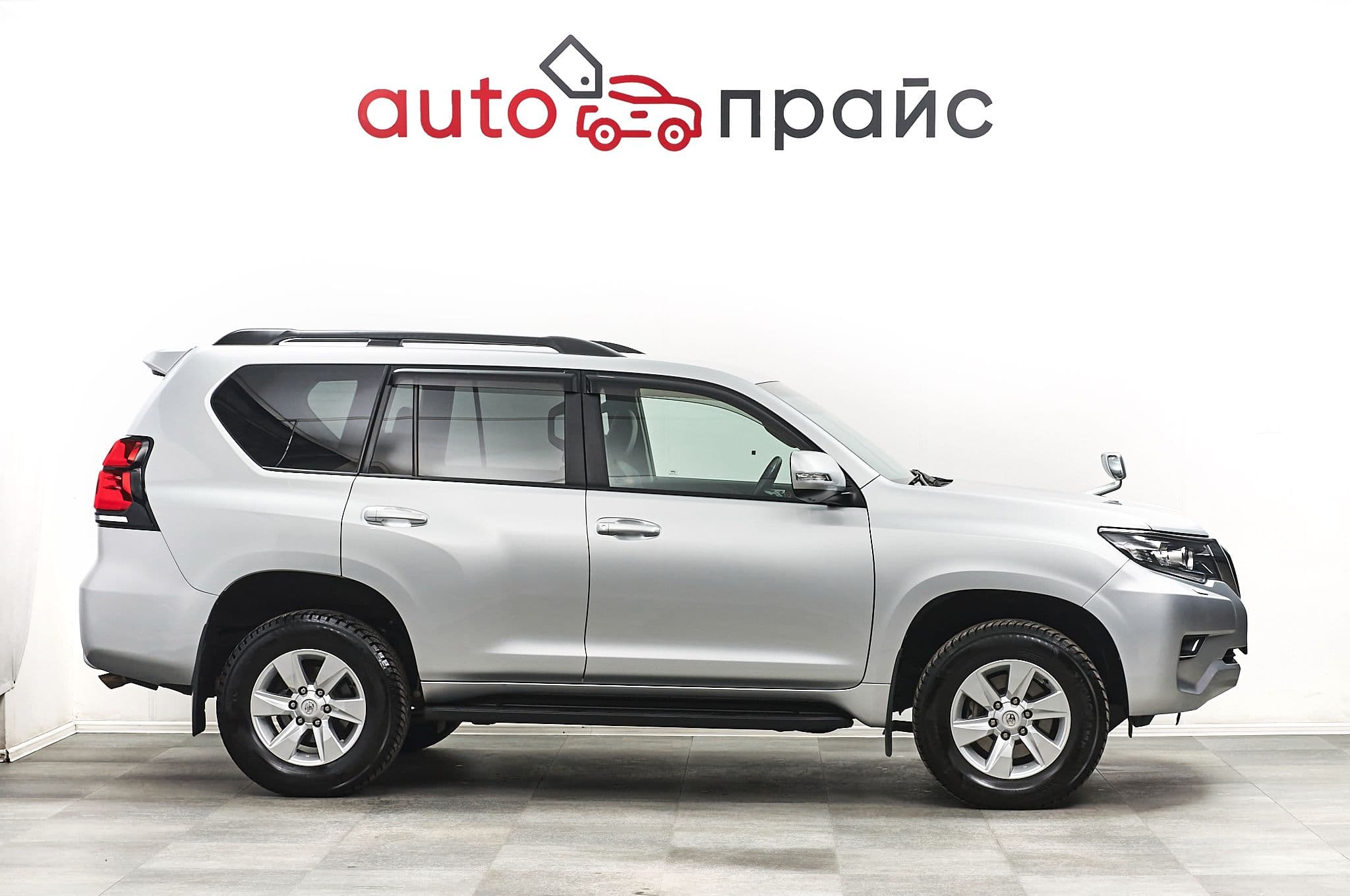 Toyota Land Cruiser Prado - 4