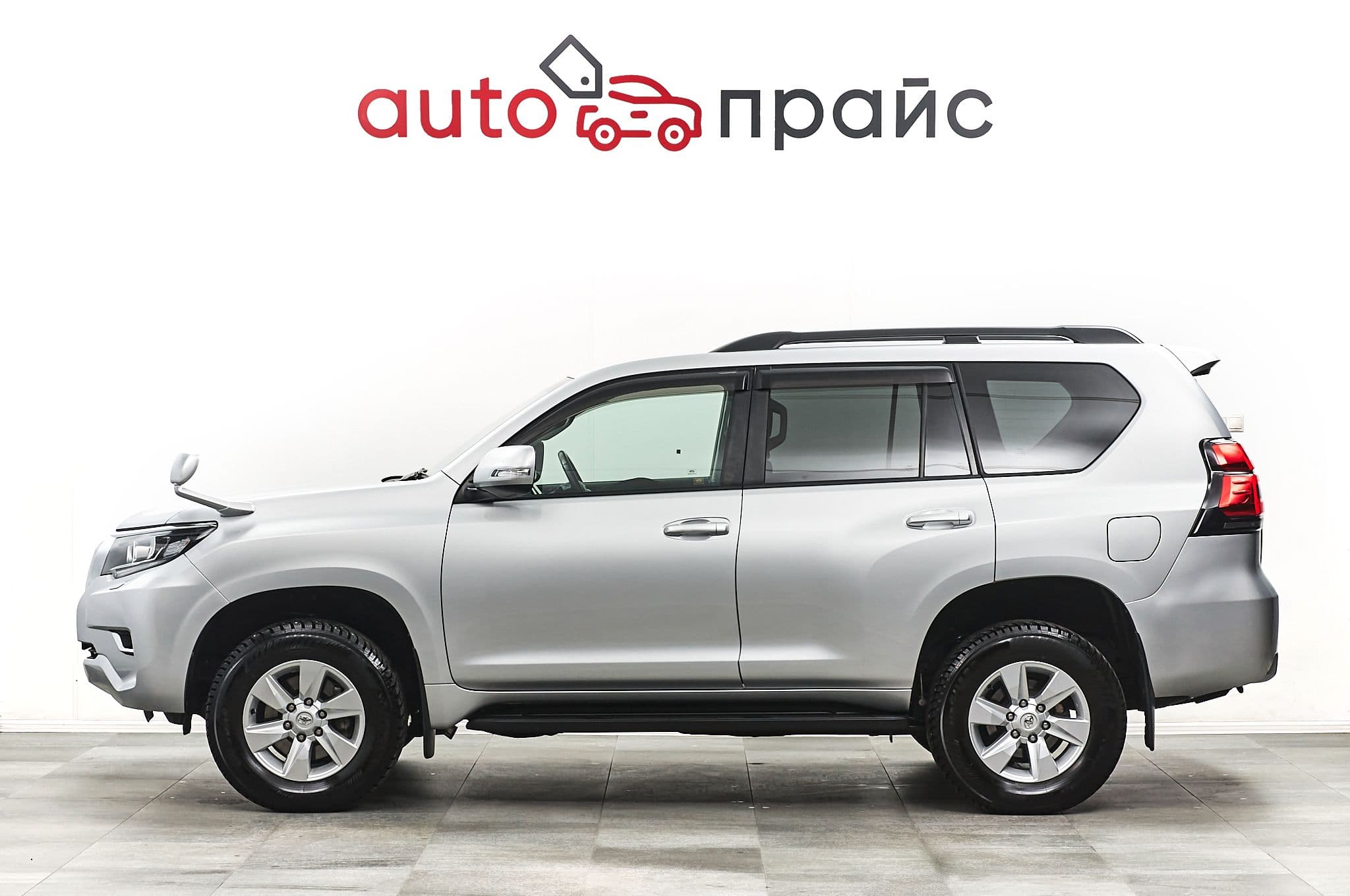 Toyota Land Cruiser Prado - 3