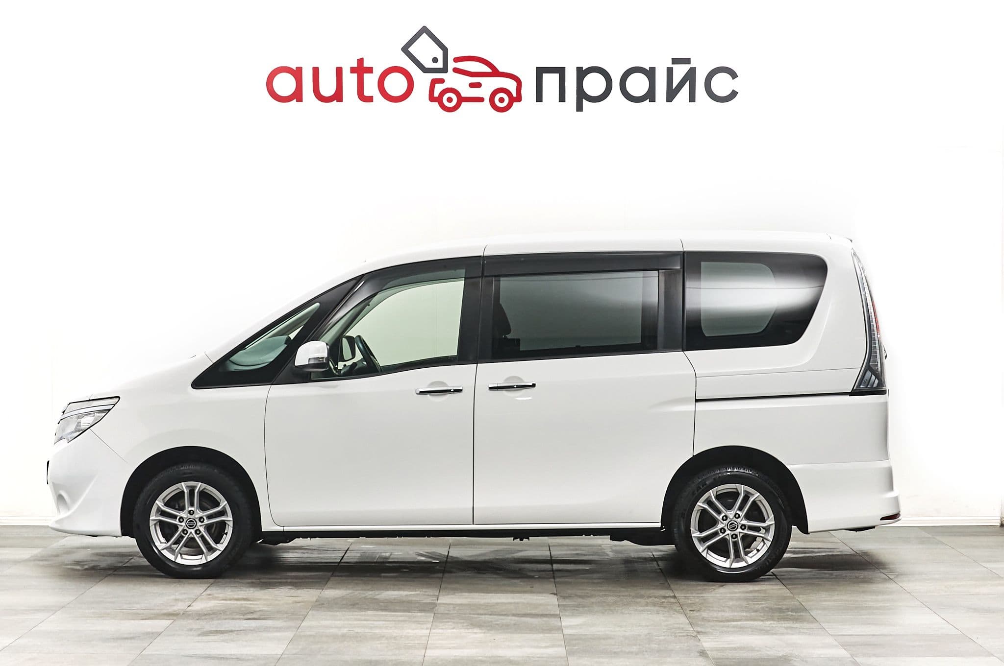 Nissan Serena - 3