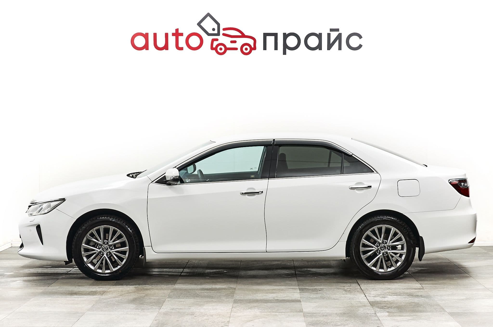 Toyota Camry - 3