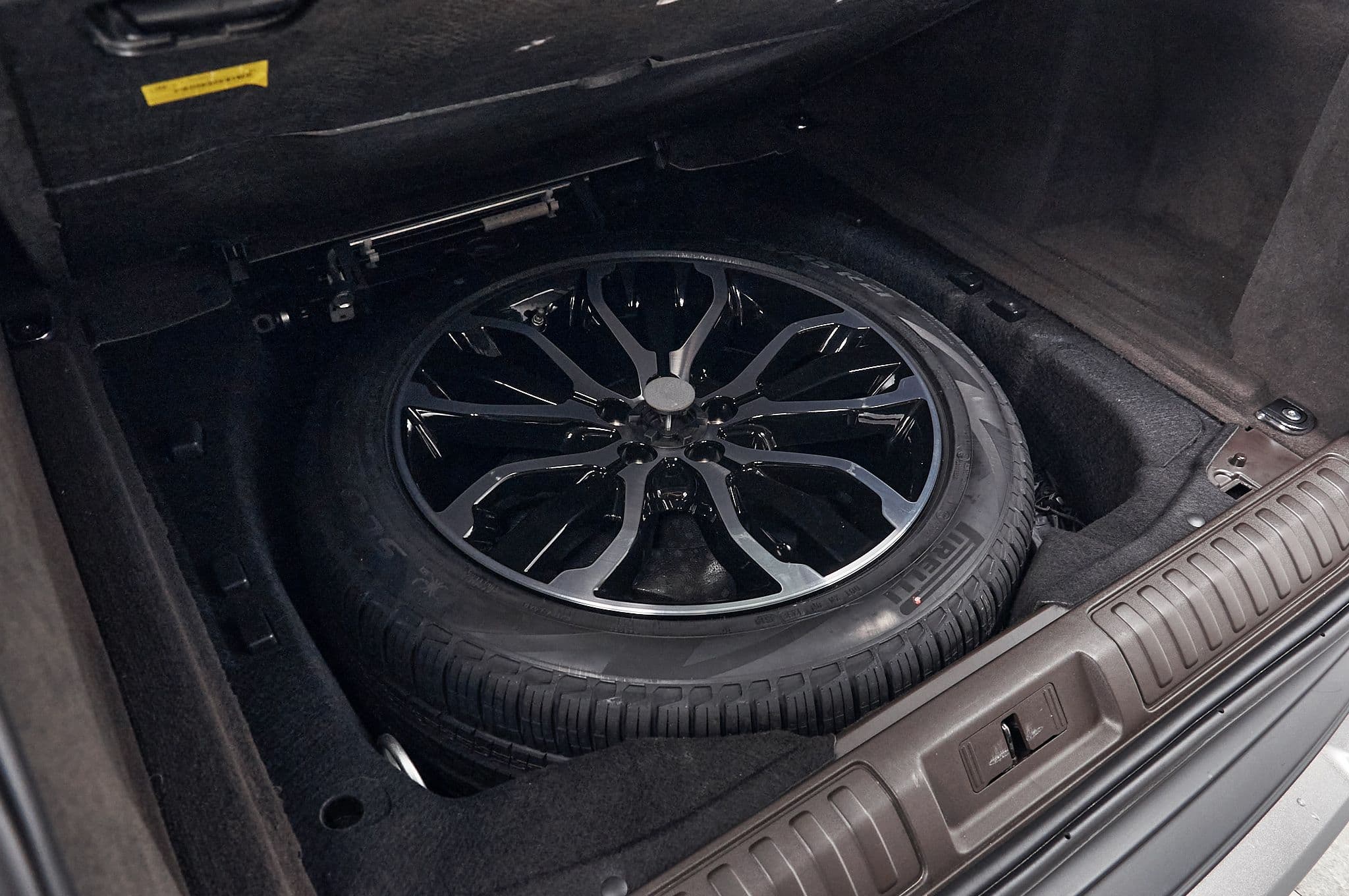 Land Rover Range Rover Sport - 1