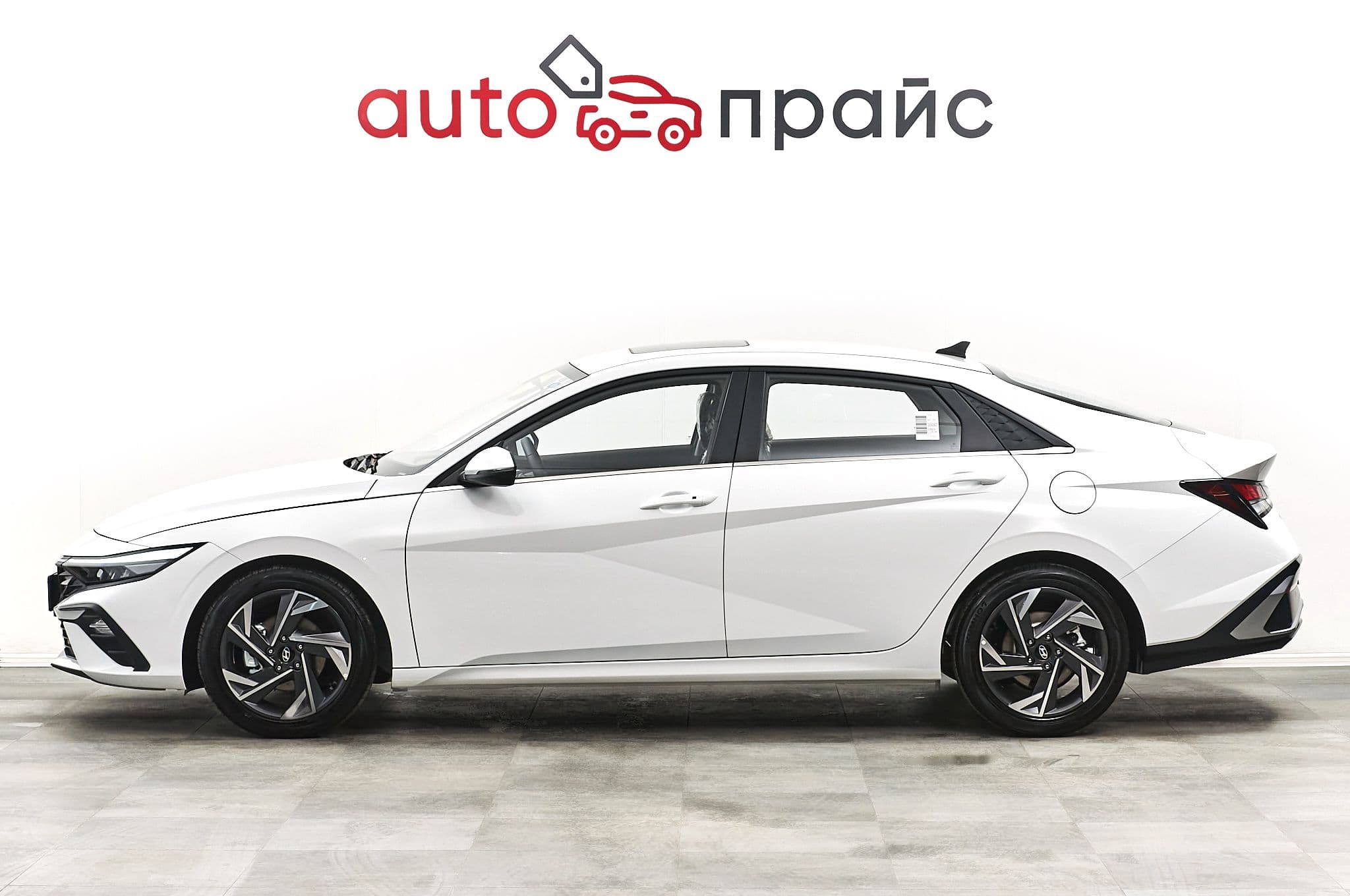 Hyundai Elantra - 3