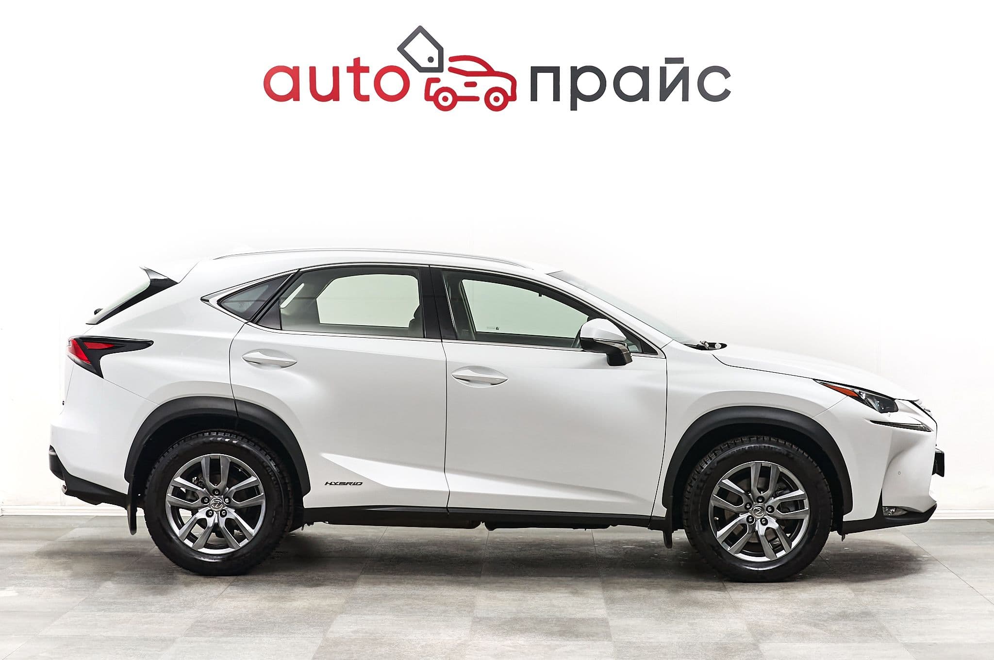 Lexus NX300h - 4