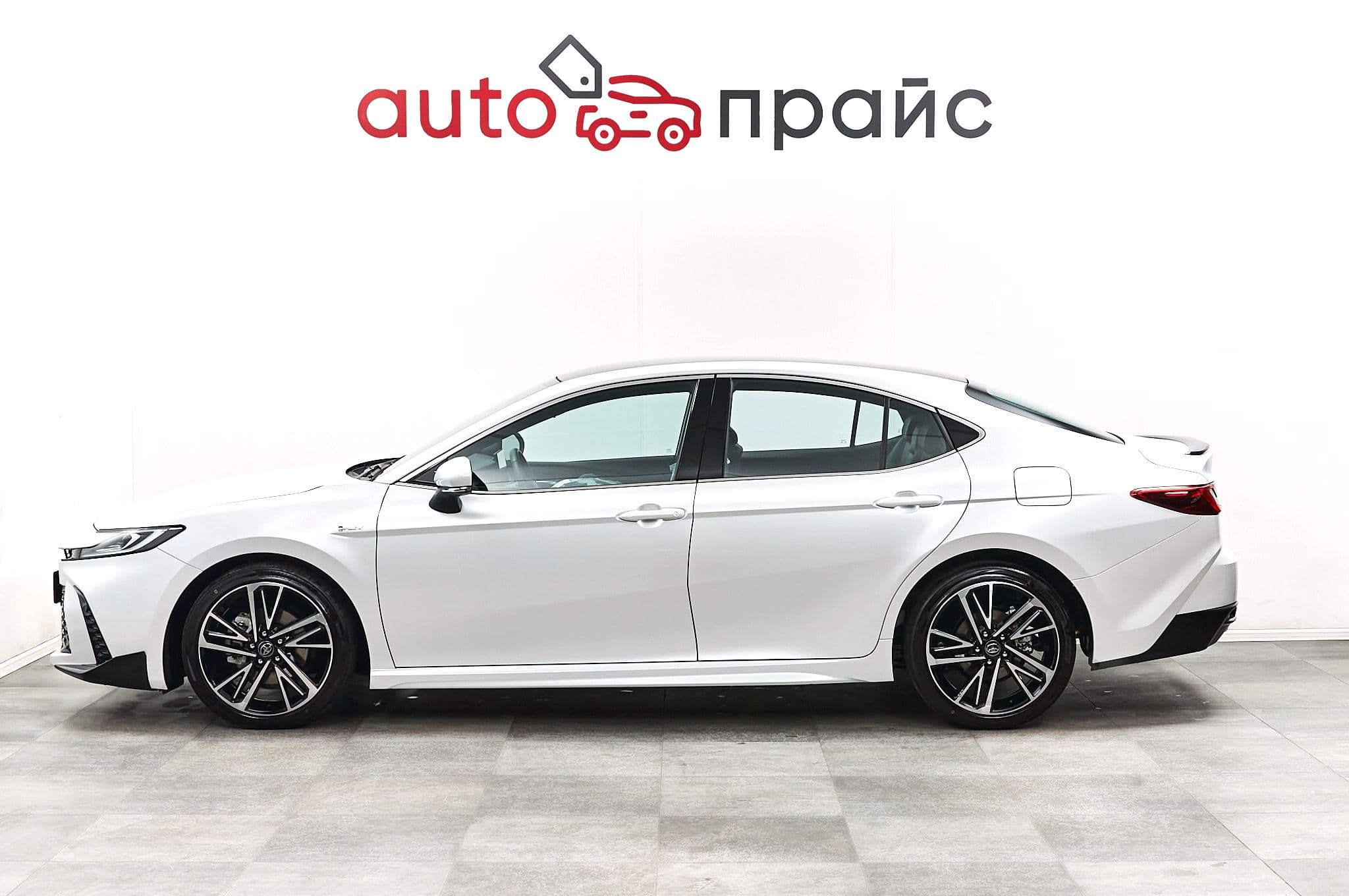 Toyota Camry - 3