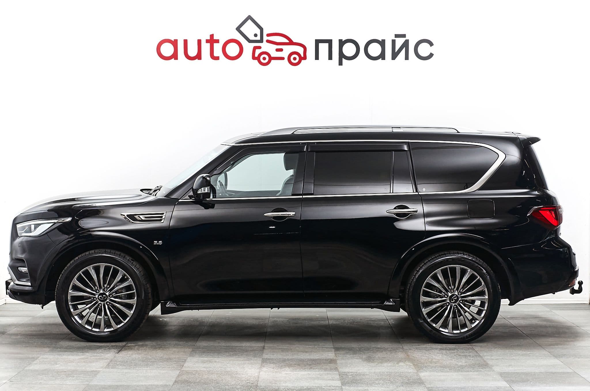 Infiniti QX80 - 3