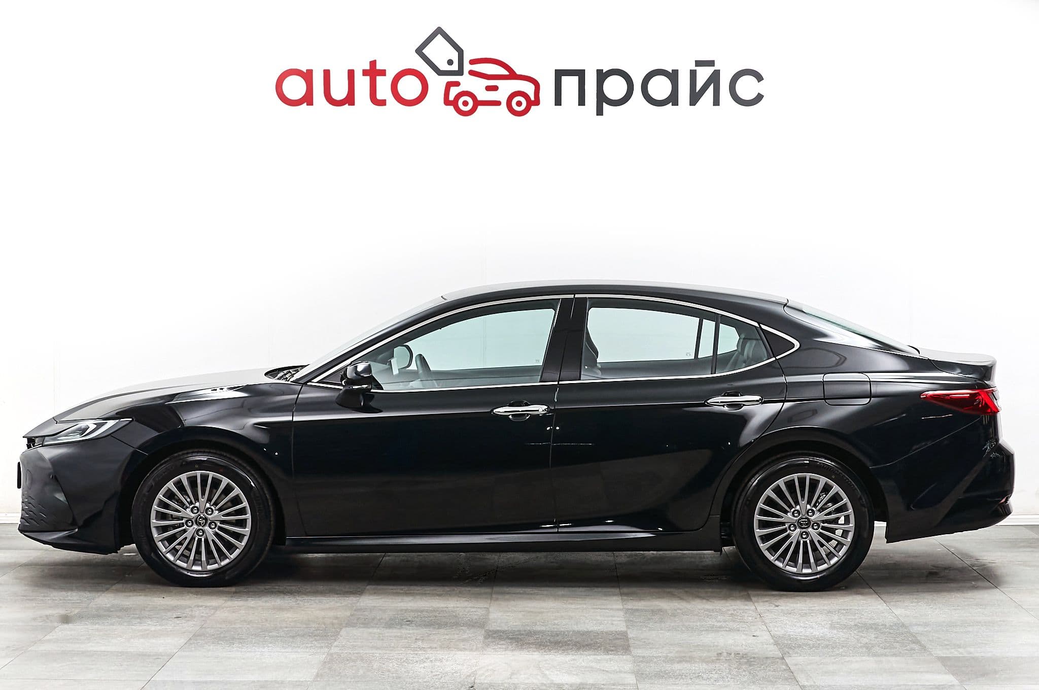 Toyota Camry - 4