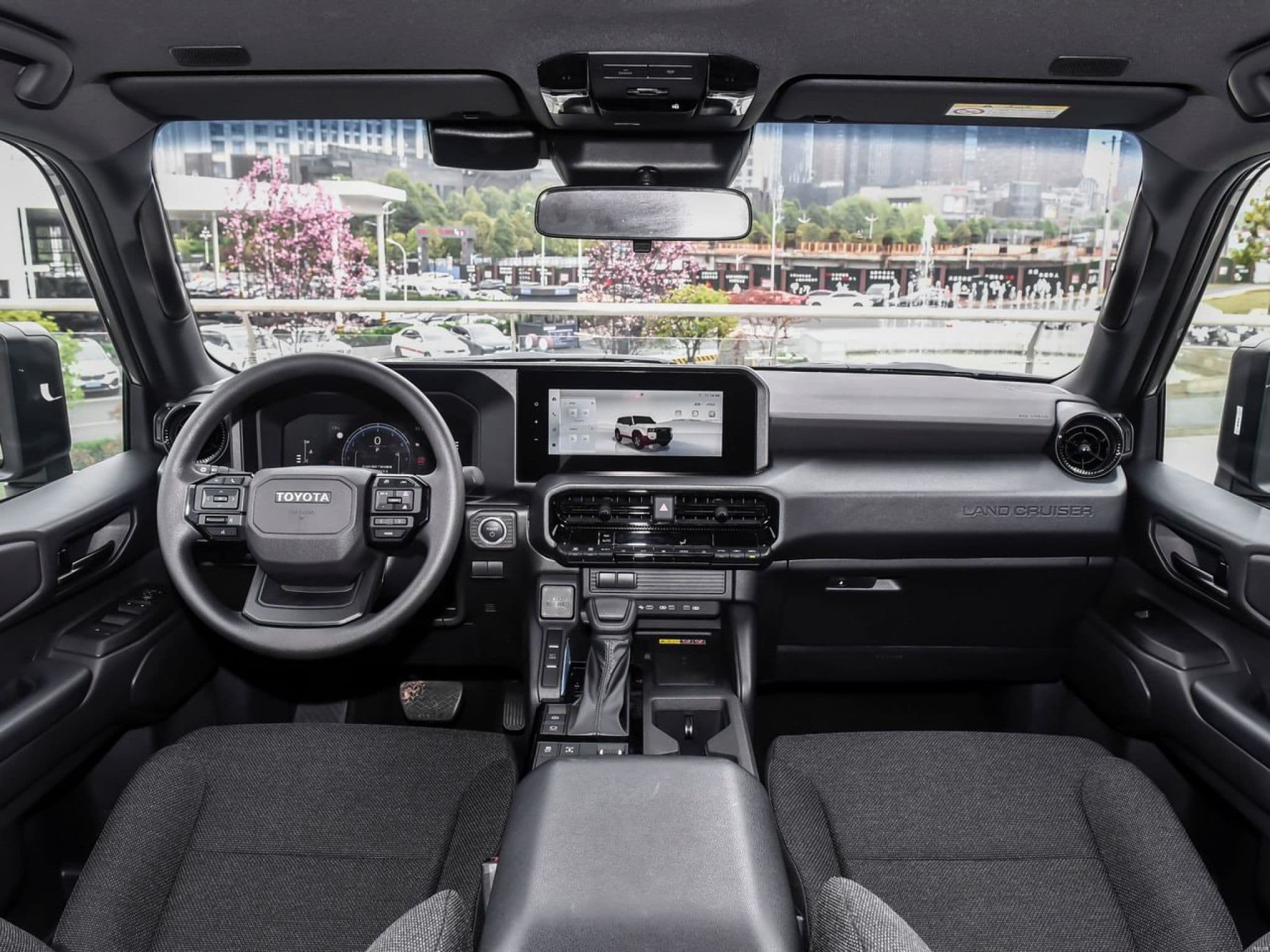 Toyota Land Cruiser Prado - 1